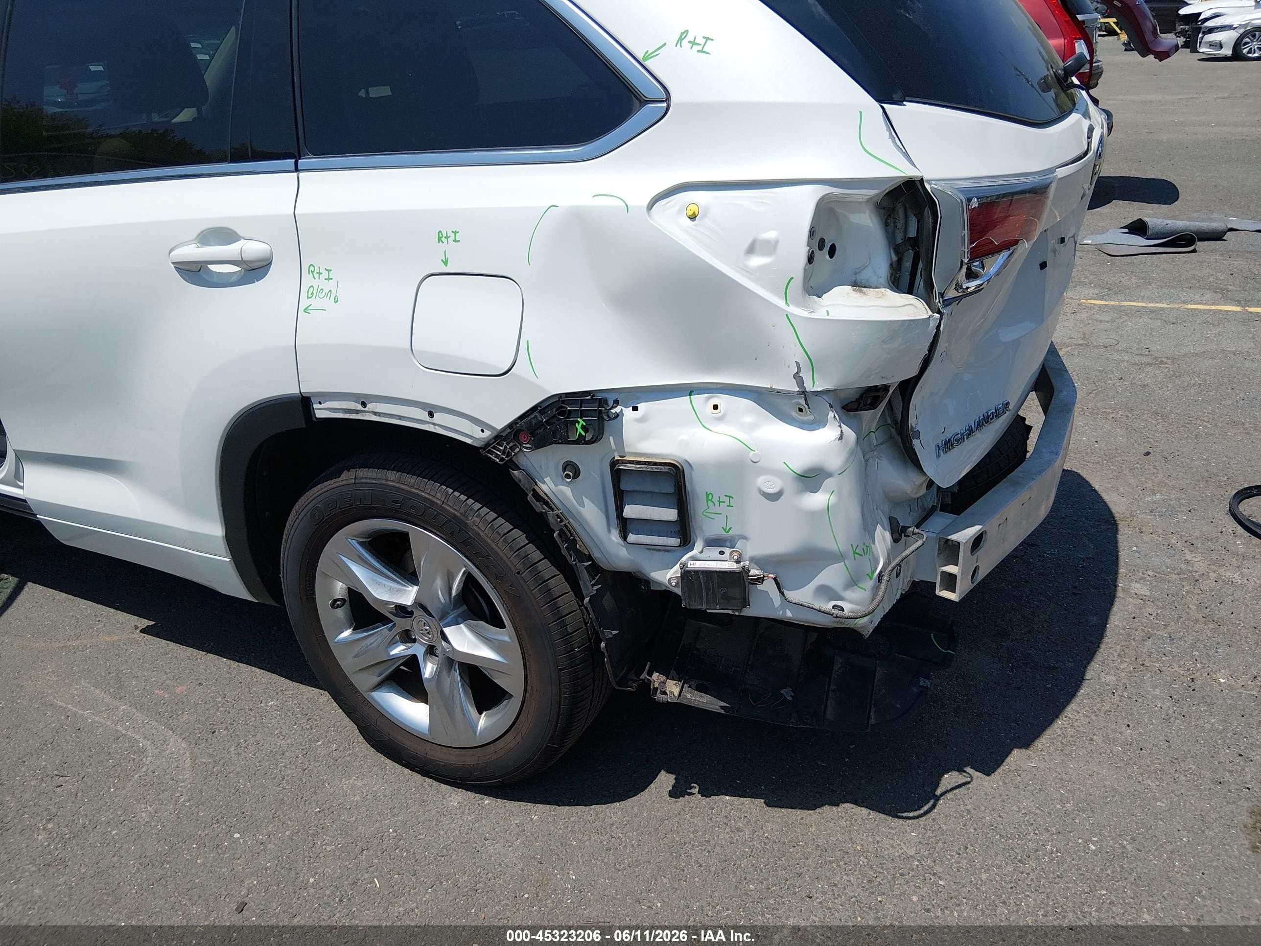 2015 Toyota Highlander Limited V6 White vin: 5TDDKRFH6FS220519