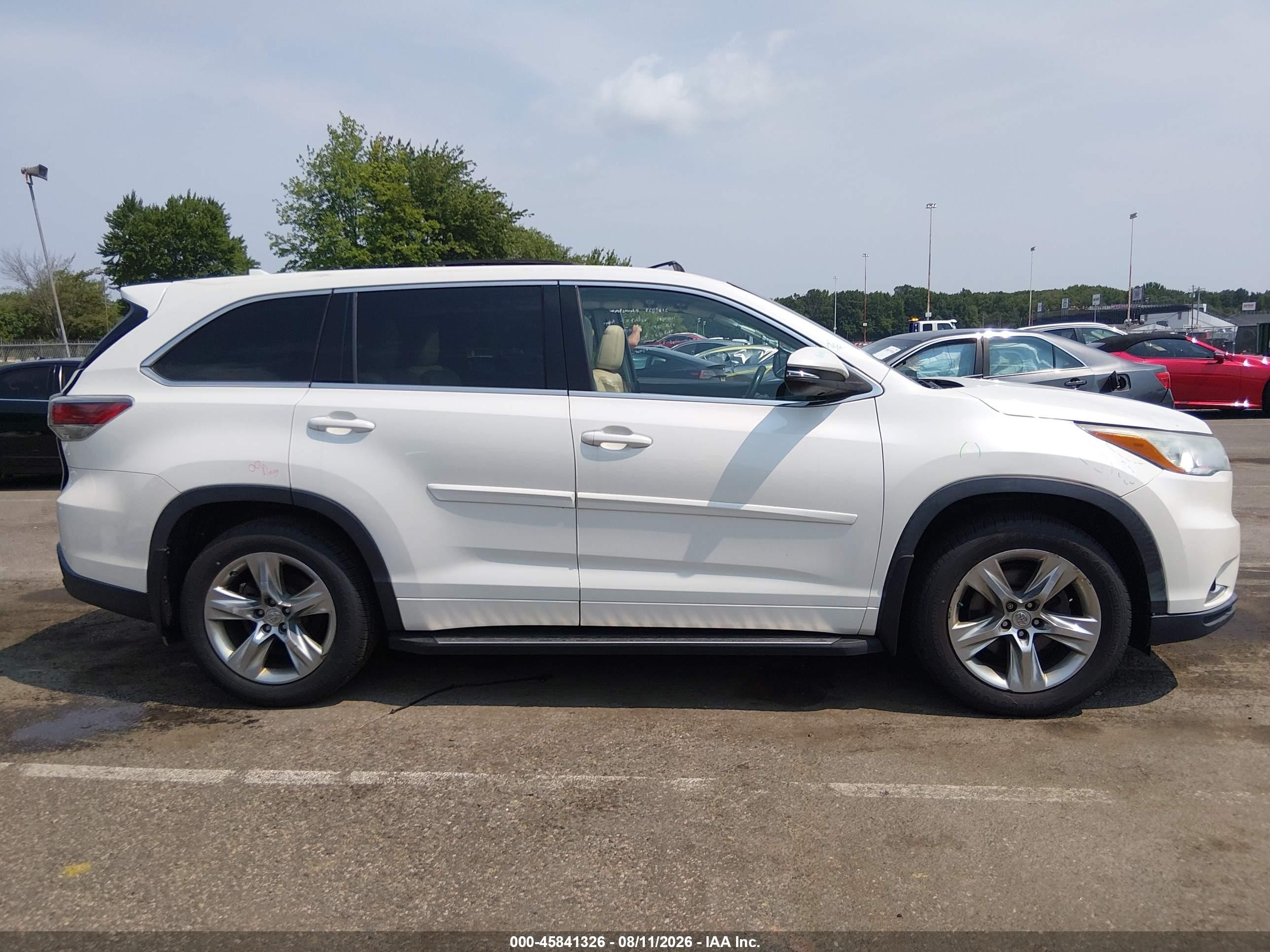 2014 Toyota Highlander Limited Platinum V6 White vin: 5TDDKRFH7ES025947