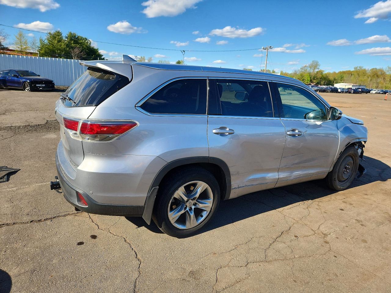 2015 Toyota Highlander Limited Silver vin: 5TDDKRFH7FS072168