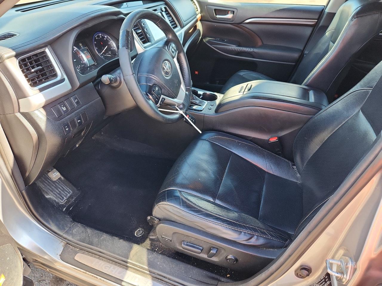 2015 Toyota Highlander Limited Silver vin: 5TDDKRFH7FS072168