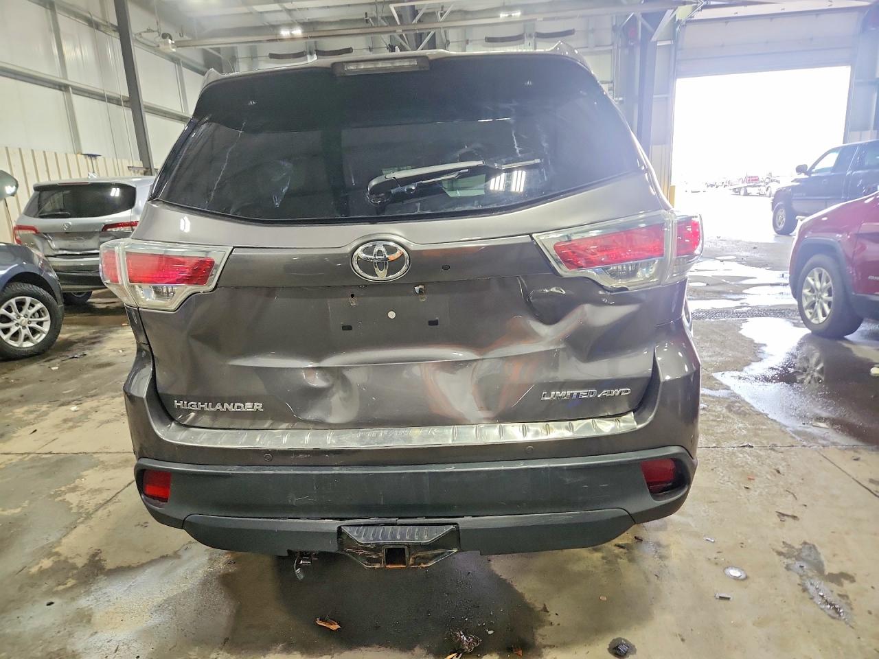 2015 Toyota Highlander Limited Platinum Gray vin: 5TDDKRFH7FS084031