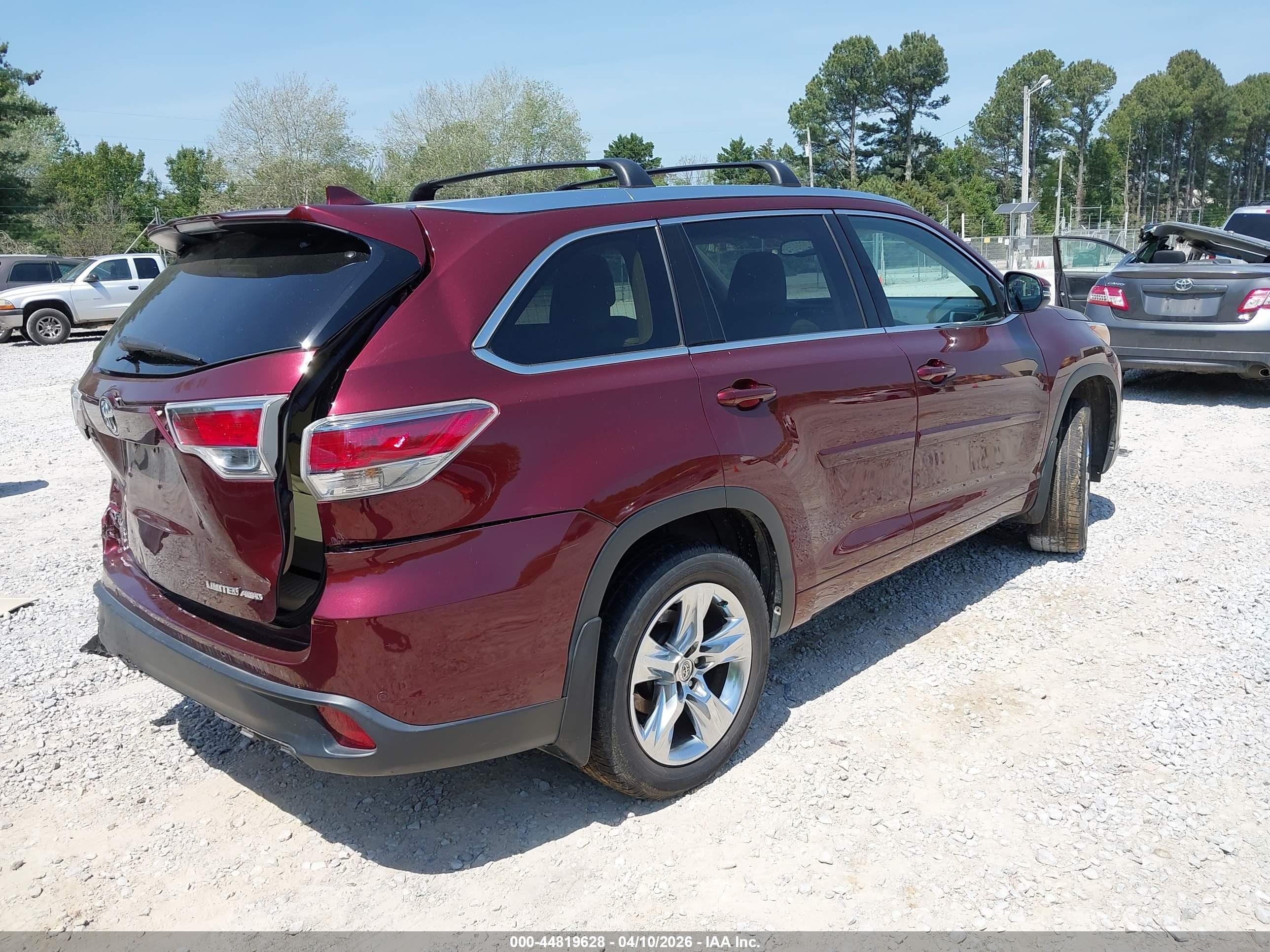 2015 Toyota Highlander Limited Platinum V6 Red vin: 5TDDKRFH7FS127024