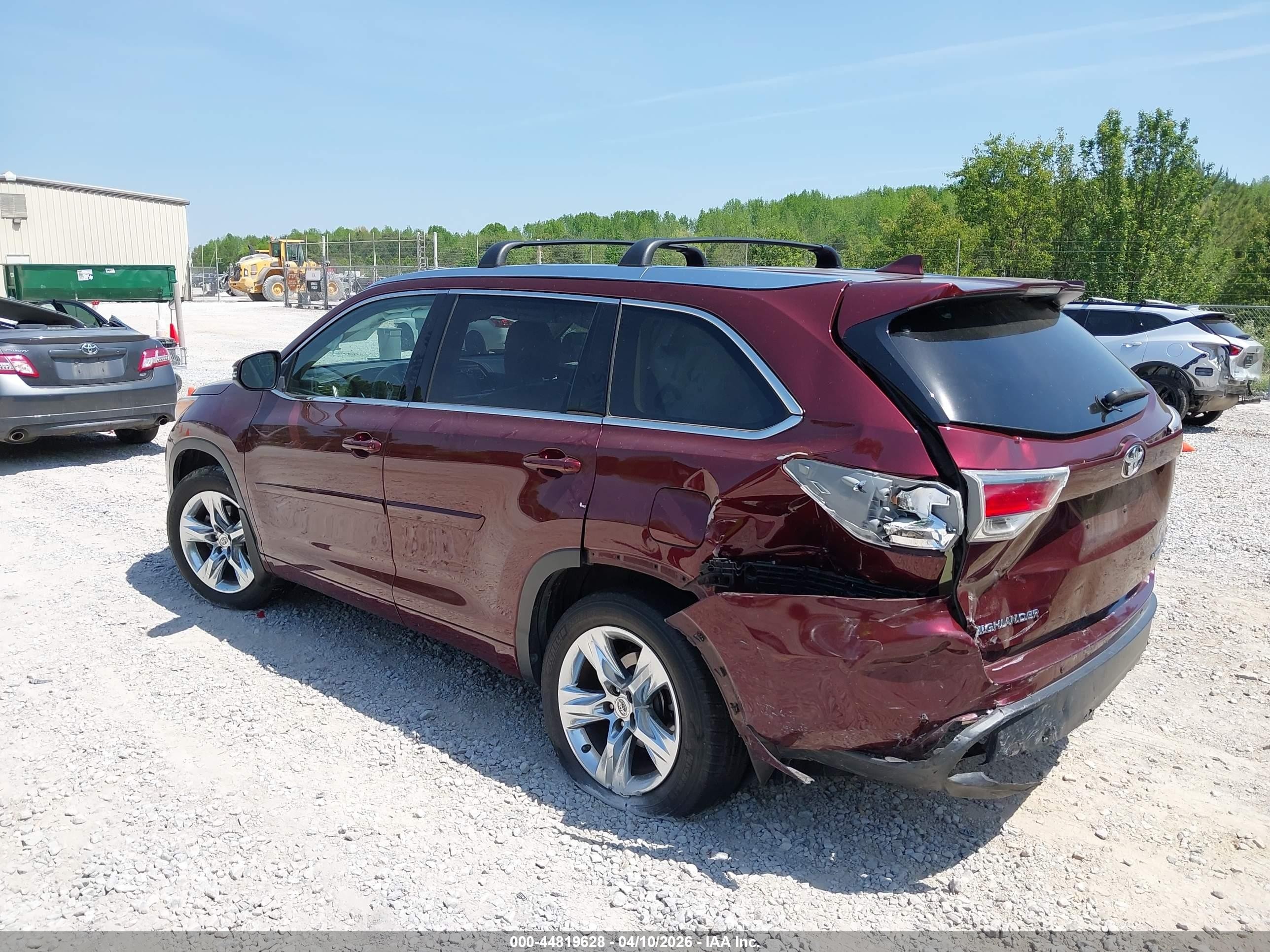 2015 Toyota Highlander Limited Platinum V6 Red vin: 5TDDKRFH7FS127024