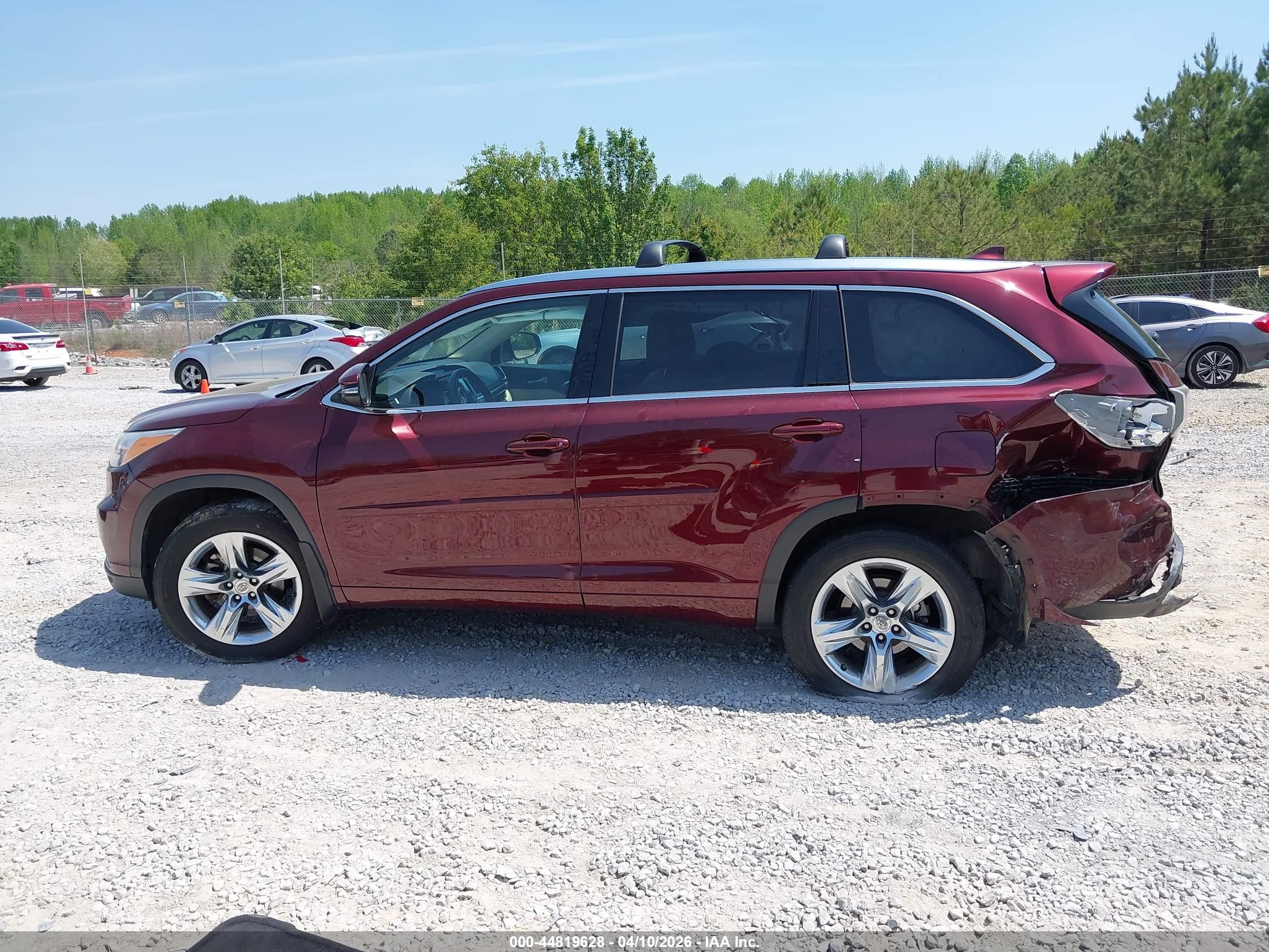 2015 Toyota Highlander Limited Platinum V6 Red vin: 5TDDKRFH7FS127024