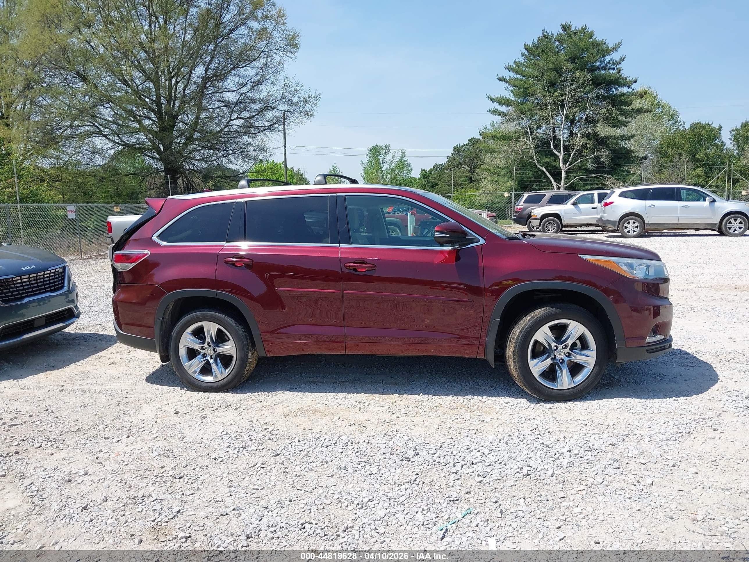 2015 Toyota Highlander Limited Platinum V6 Red vin: 5TDDKRFH7FS127024