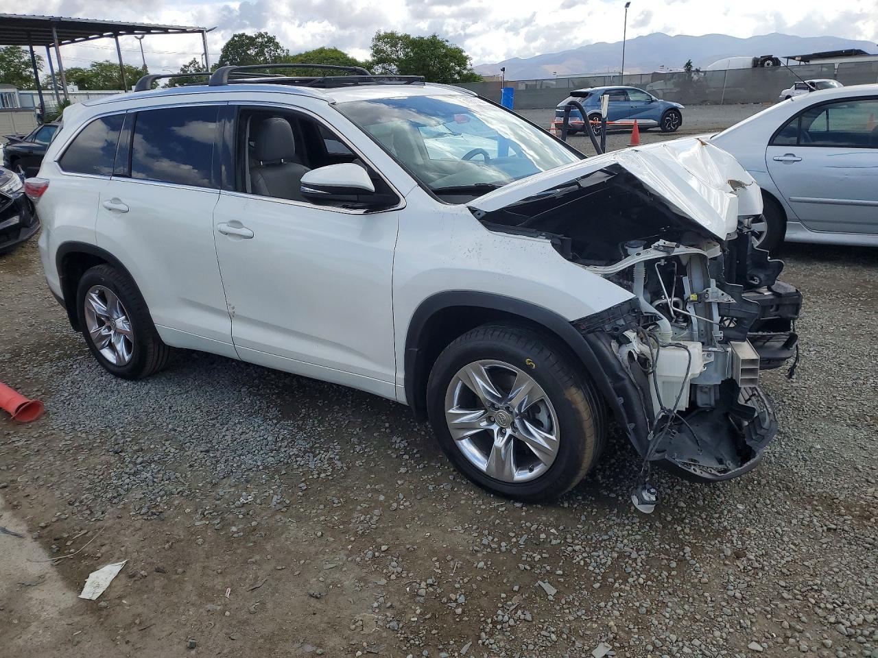 2015 Toyota Highlander Limited Platinum White vin: 5TDDKRFH7FS134409