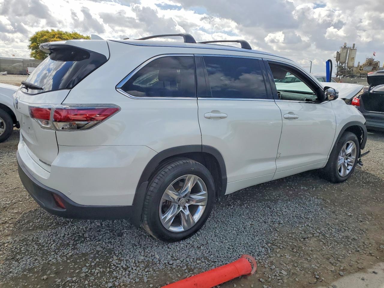 2015 Toyota Highlander Limited Platinum White vin: 5TDDKRFH7FS134409