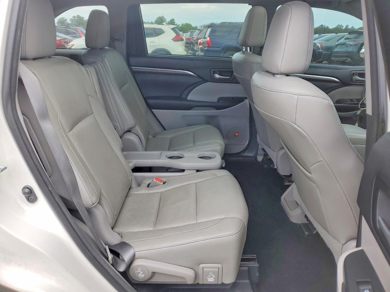 2015 Toyota Highlander Limited Platinum White vin: 5TDDKRFH7FS182606