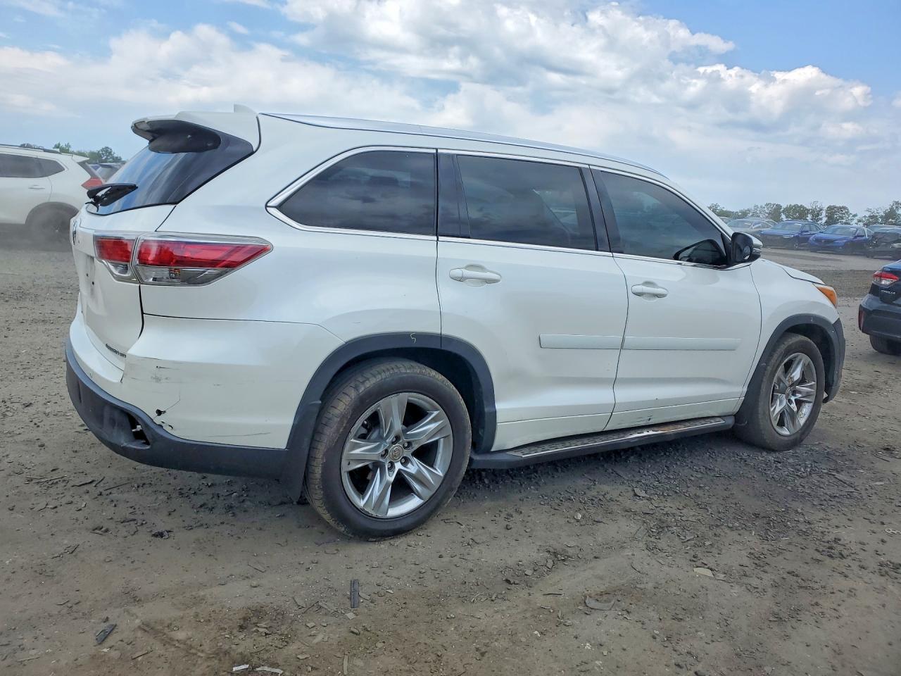2015 Toyota Highlander Limited Platinum White vin: 5TDDKRFH7FS182606