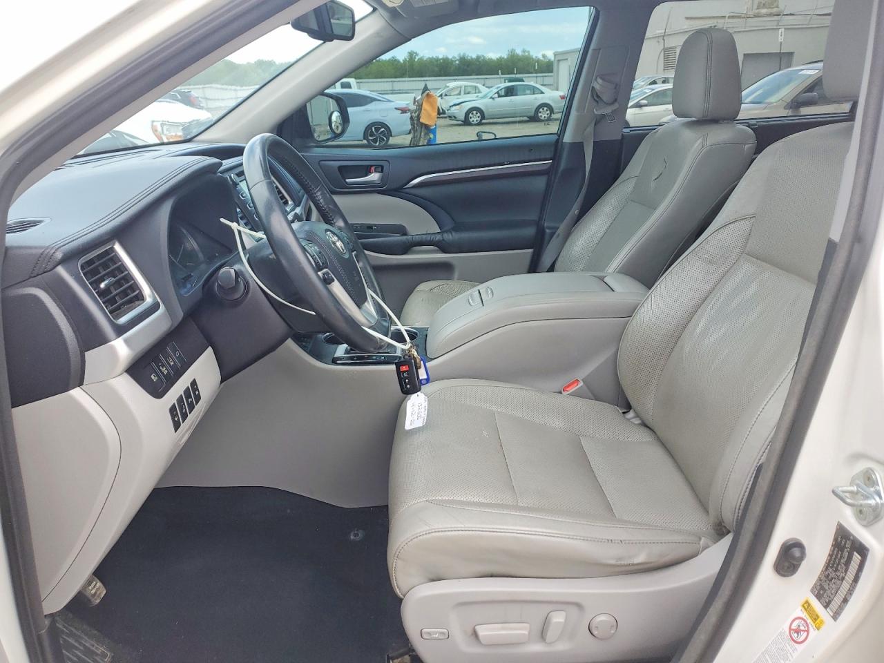 2015 Toyota Highlander Limited Platinum White vin: 5TDDKRFH7FS182606