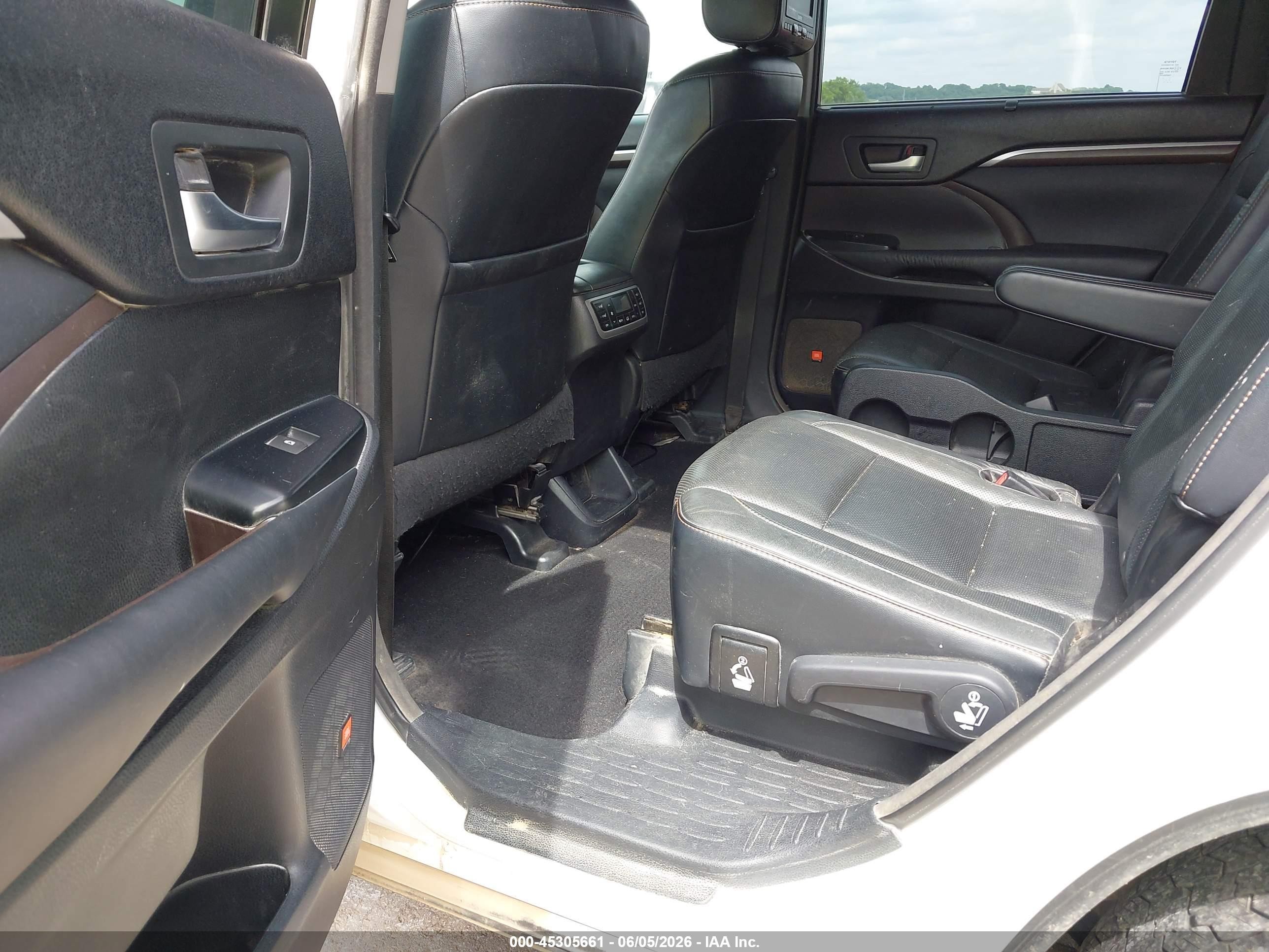2015 Toyota Highlander Limited Platinum V6 White vin: 5TDDKRFH7FS194125