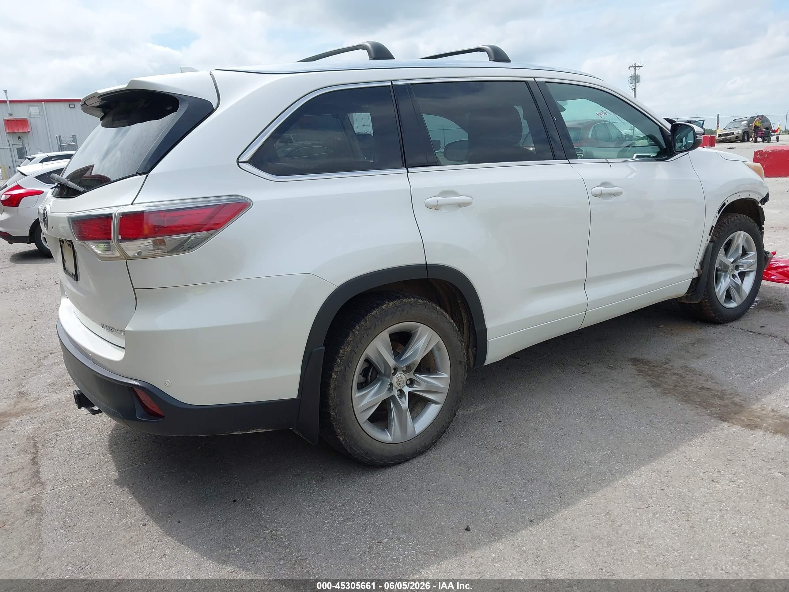 2015 Toyota Highlander Limited Platinum V6 White vin: 5TDDKRFH7FS194125