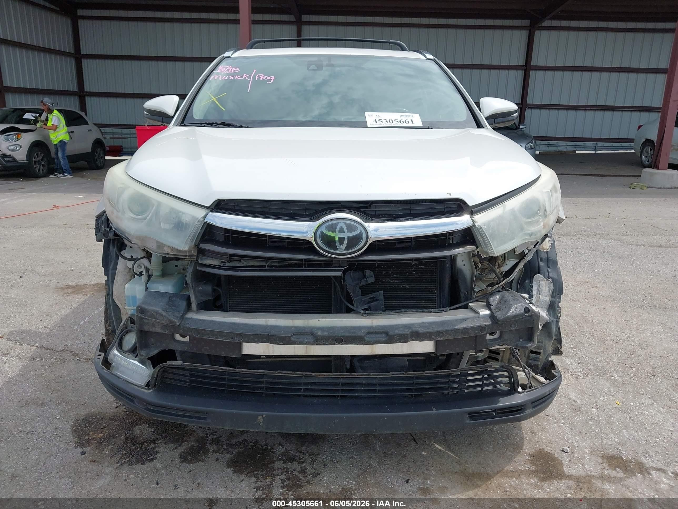 2015 Toyota Highlander Limited Platinum V6 White vin: 5TDDKRFH7FS194125