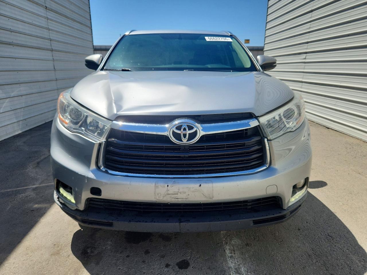 2015 Toyota Highlander Limited Silver vin: 5TDDKRFH8FS088881