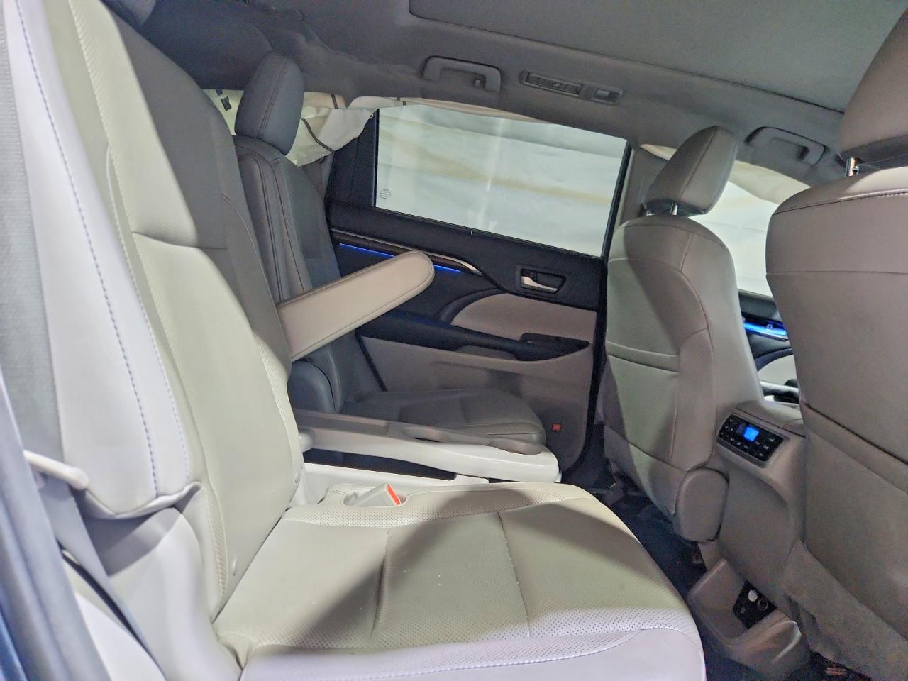 2015 Toyota Highlander Limited Platinum Blue vin: 5TDDKRFH8FS099539