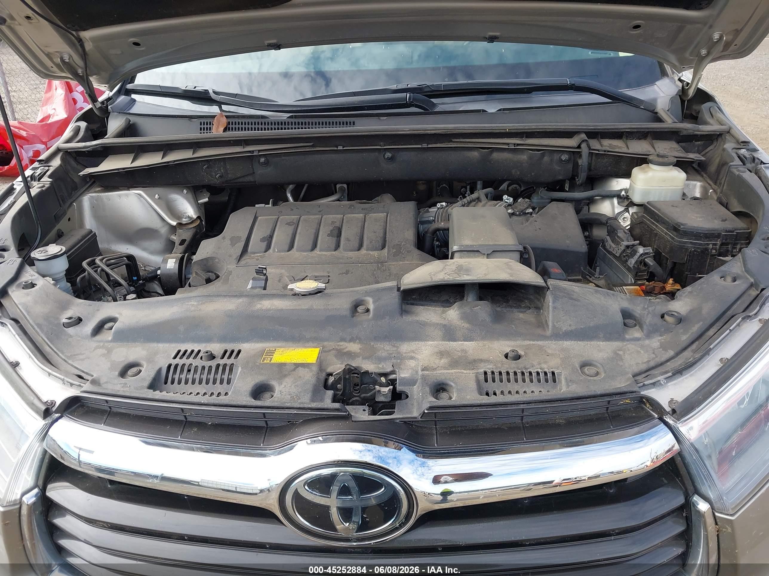 2015 Toyota Highlander Limited V6 Silver vin: 5TDDKRFH8FS146083