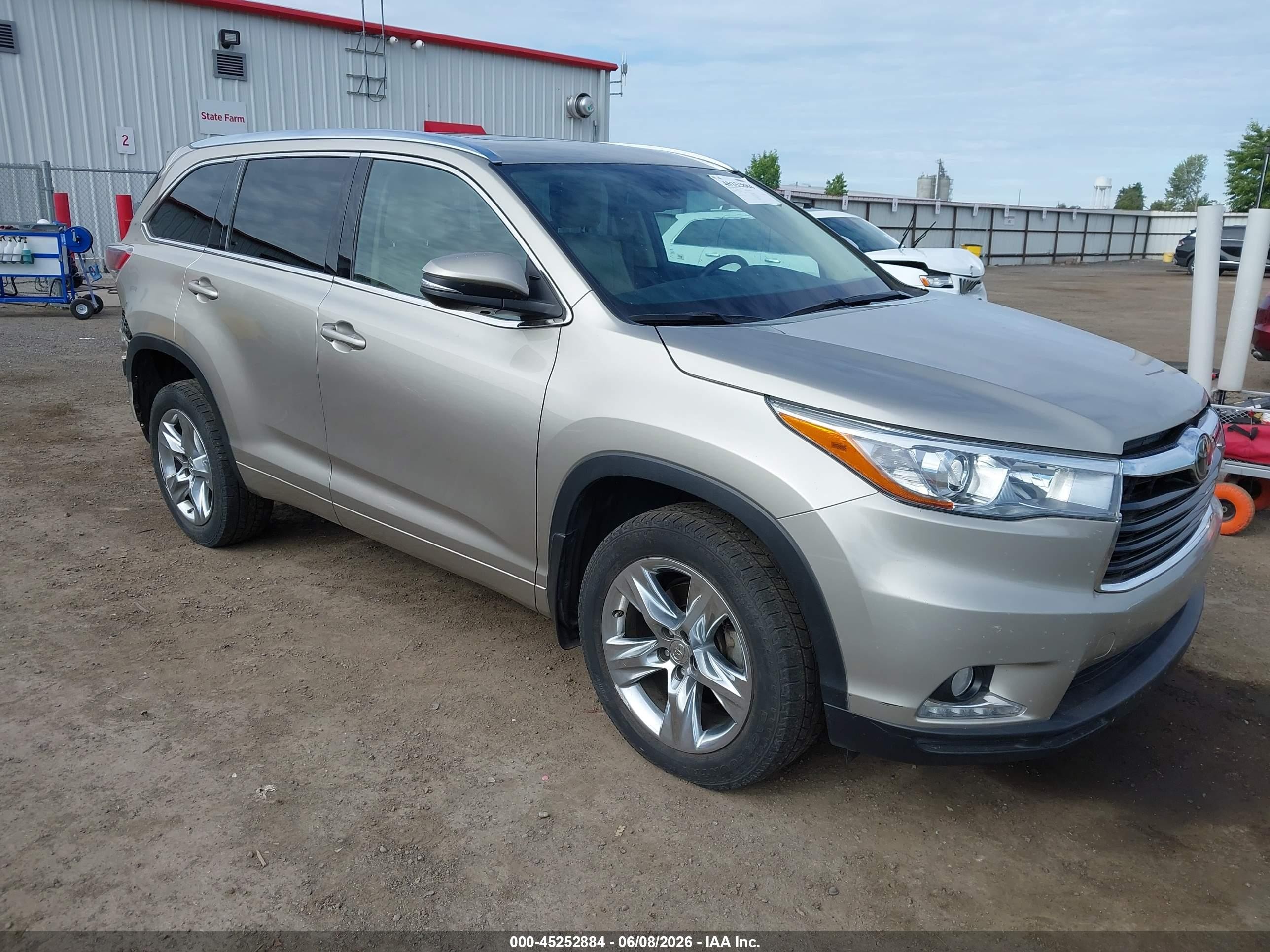 2015 Toyota Highlander Limited V6 Silver vin: 5TDDKRFH8FS146083
