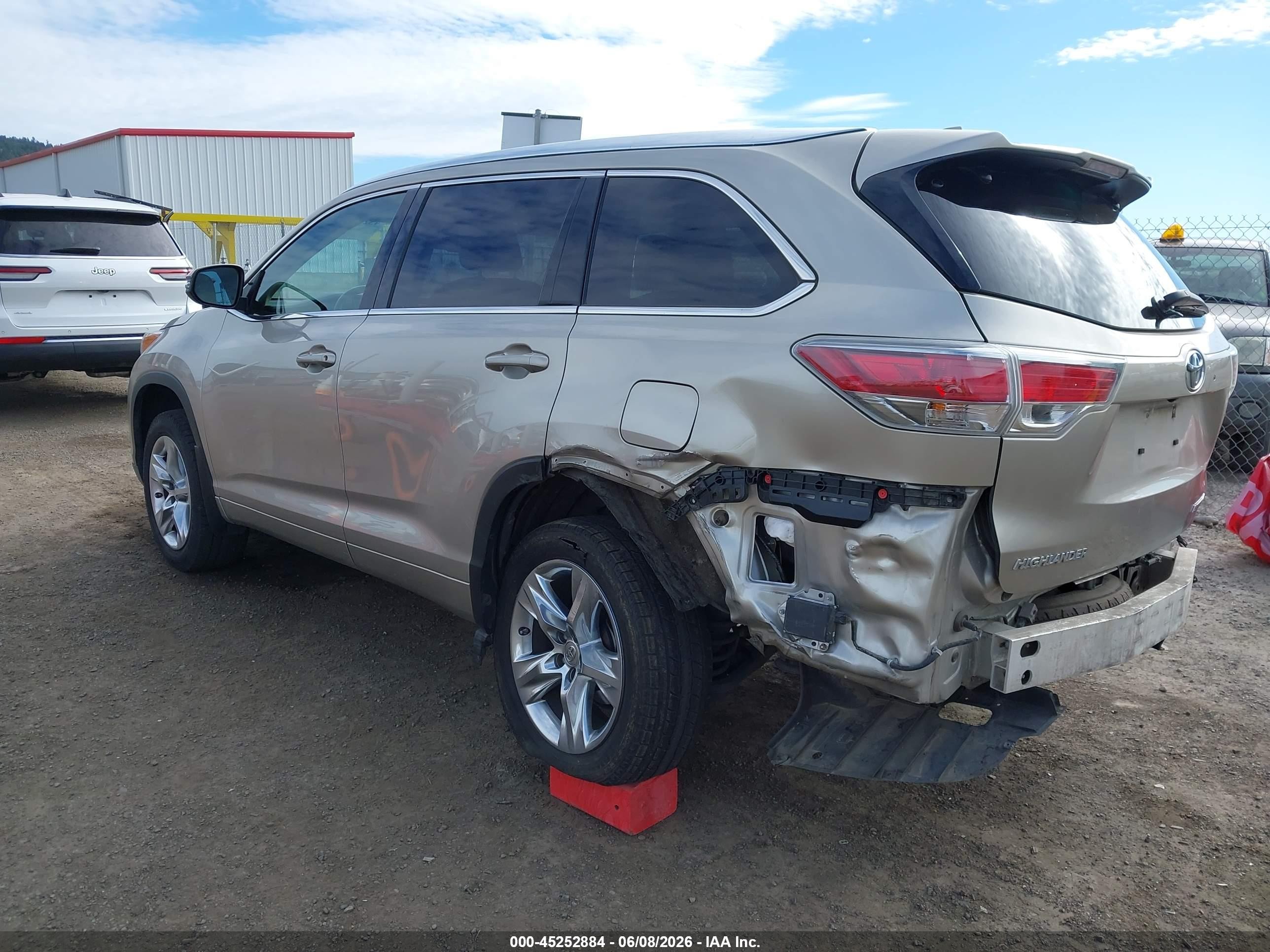 2015 Toyota Highlander Limited V6 Silver vin: 5TDDKRFH8FS146083