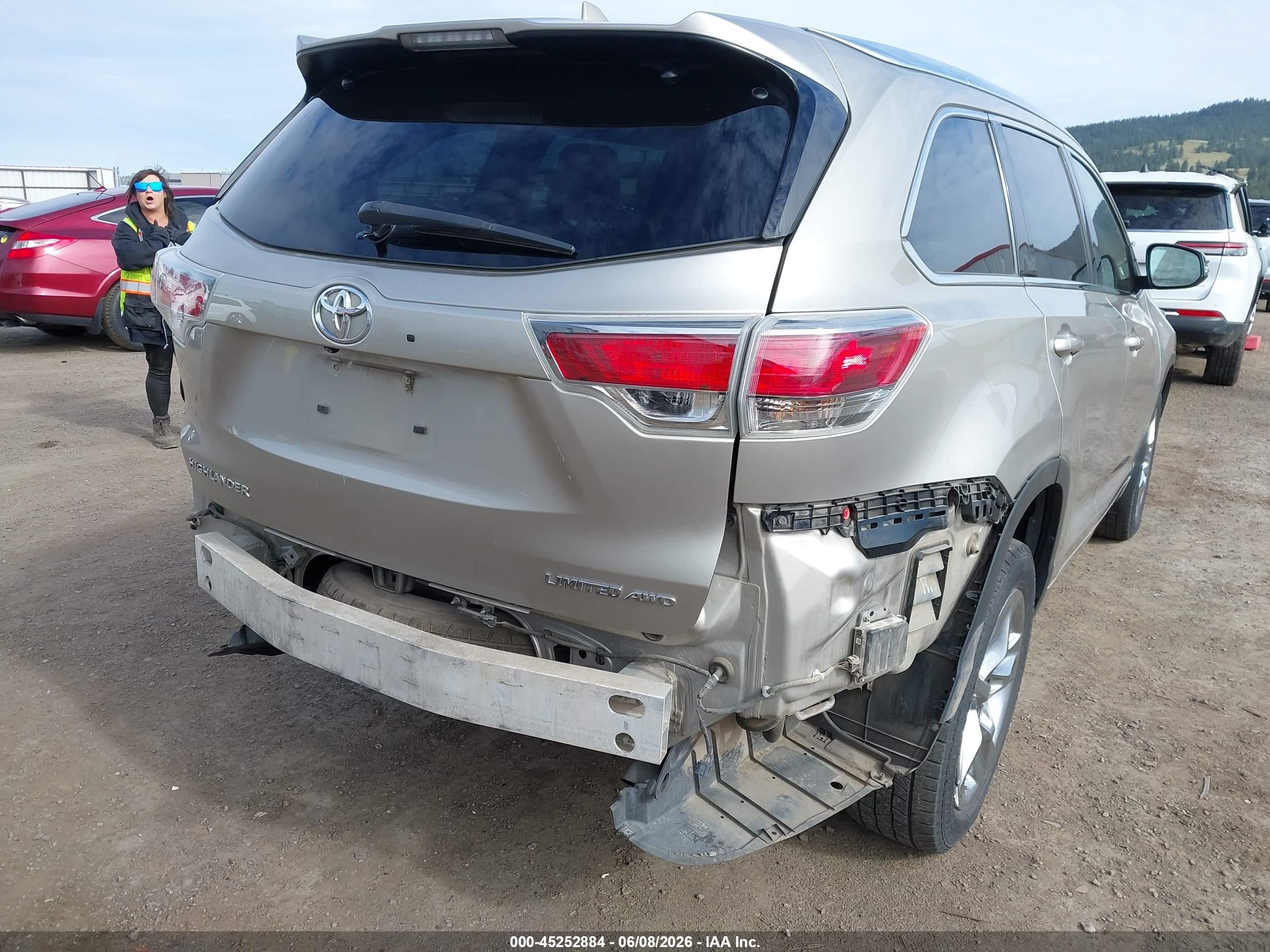 2015 Toyota Highlander Limited V6 Silver vin: 5TDDKRFH8FS146083