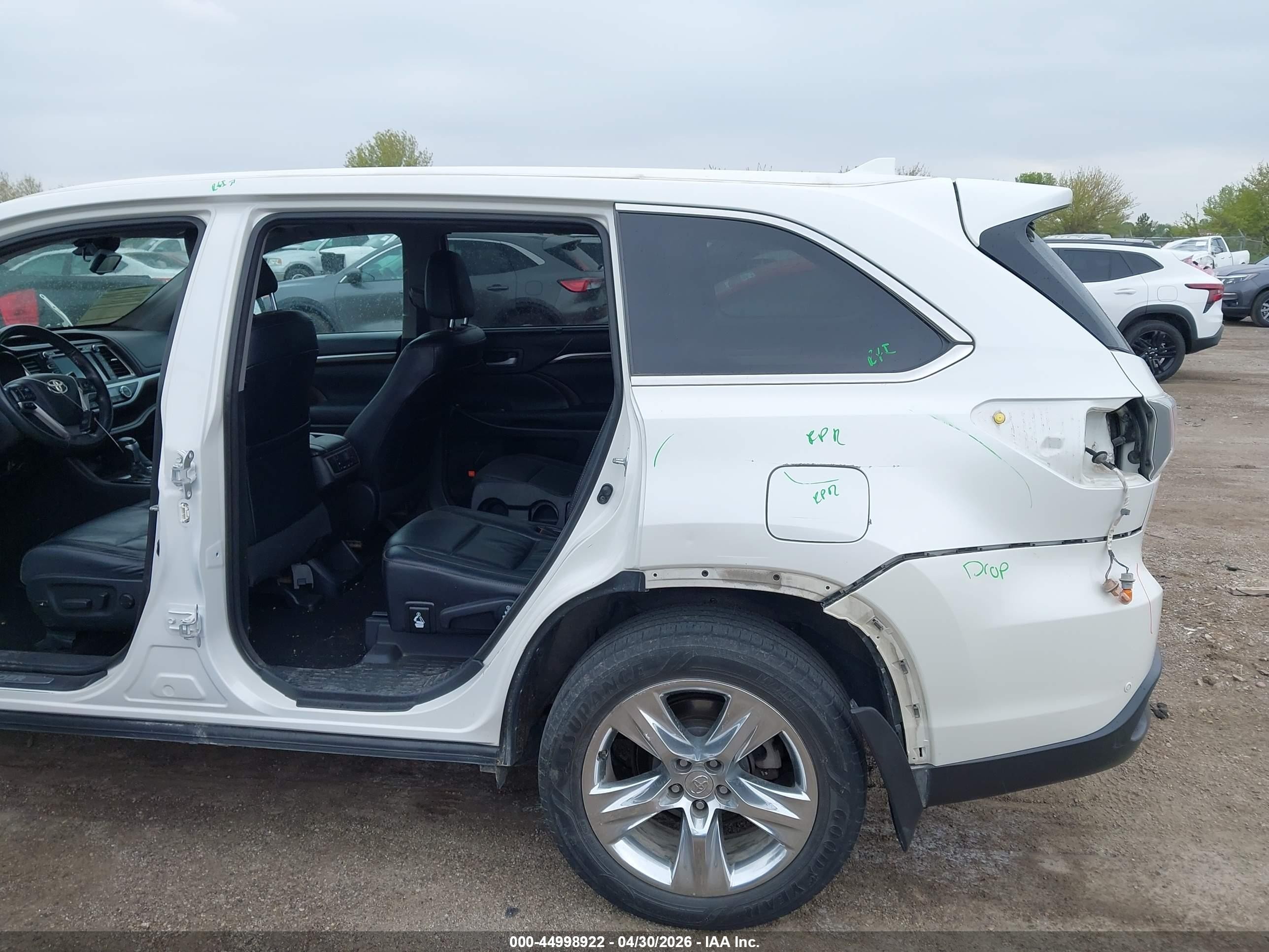 2015 Toyota Highlander Limited V6 White vin: 5TDDKRFH8FS173011