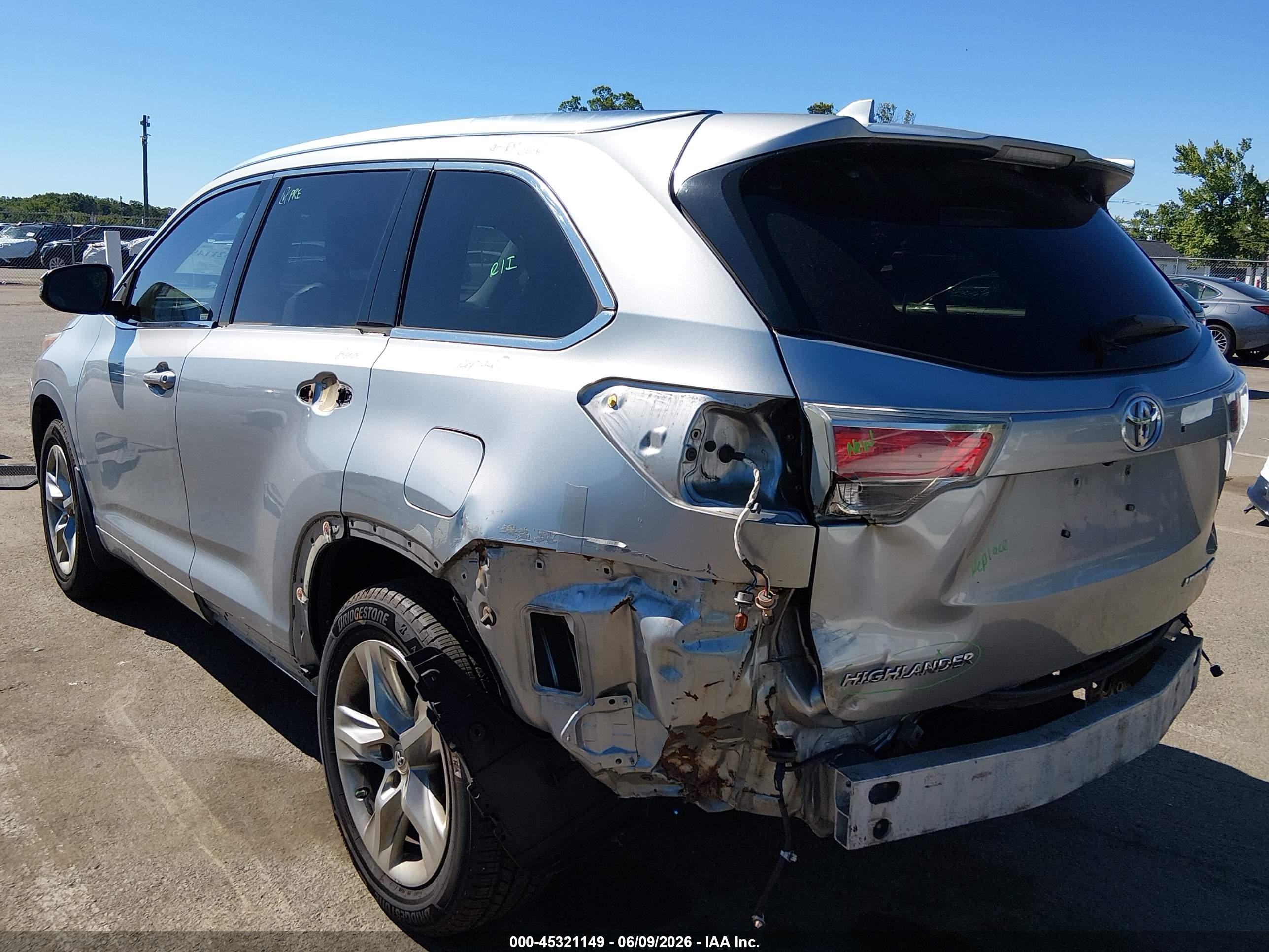 2014 Toyota Highlander Limited V6 Silver vin: 5TDDKRFH9ES039574