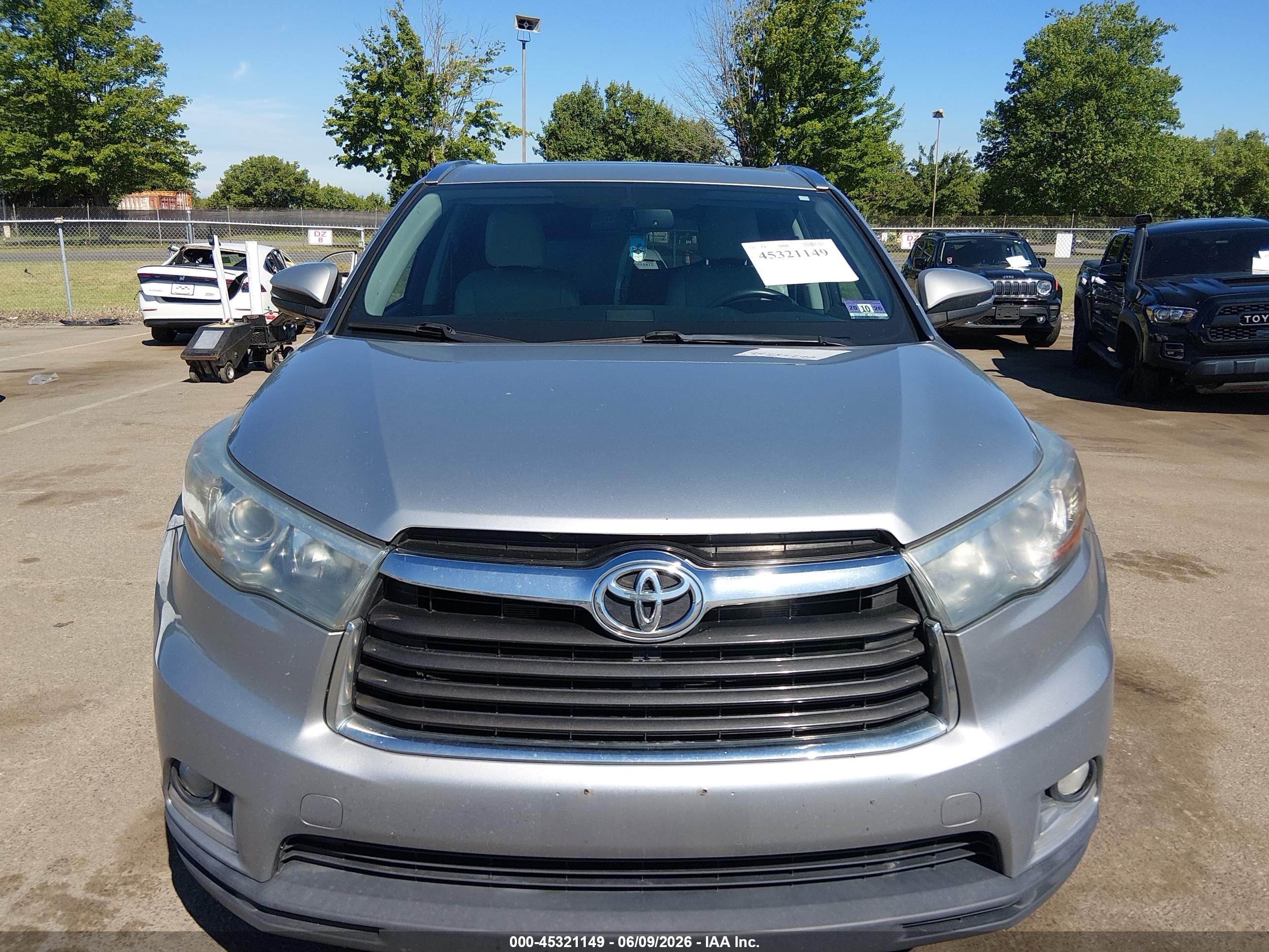 2014 Toyota Highlander Limited V6 Silver vin: 5TDDKRFH9ES039574
