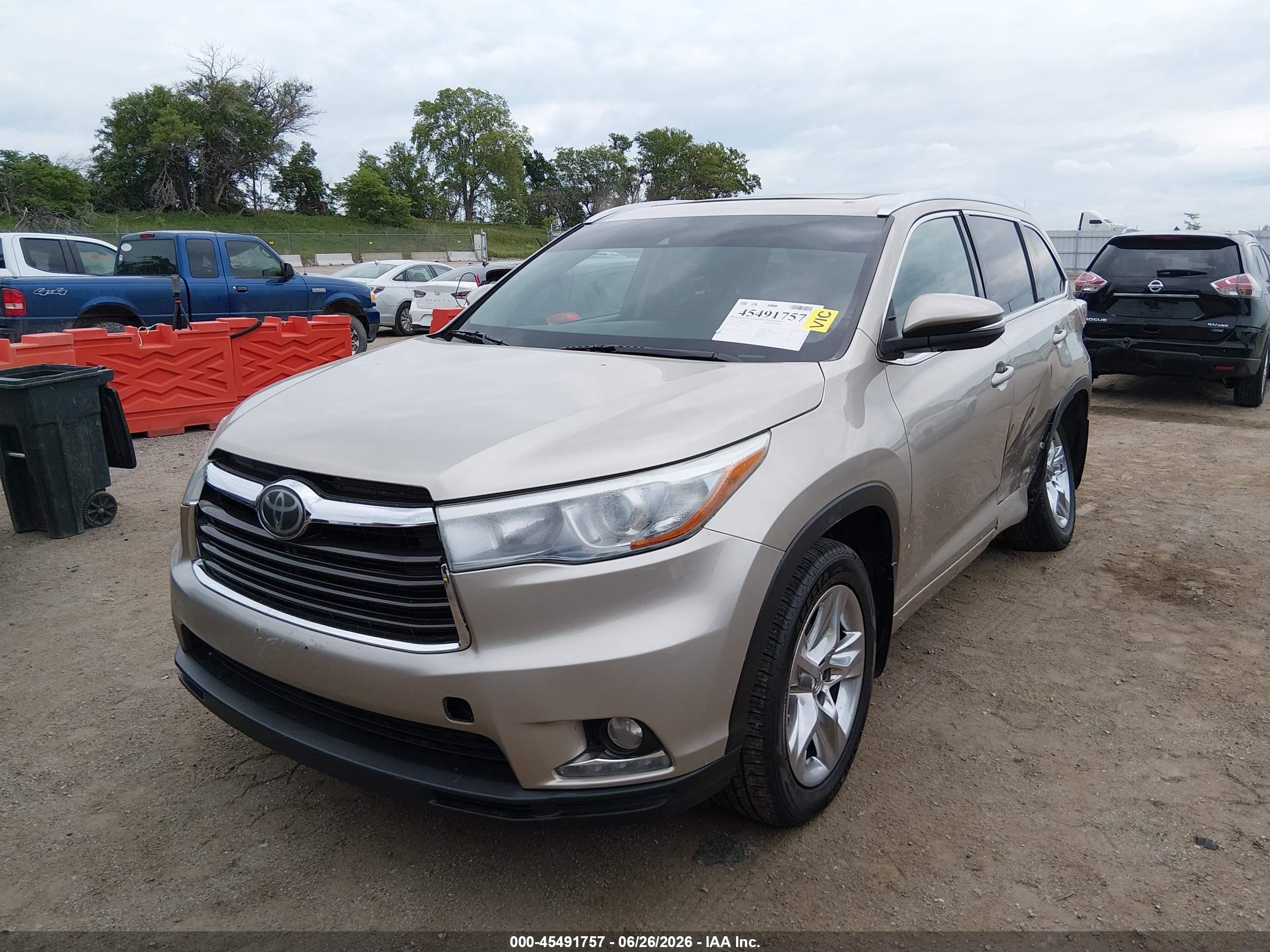 2015 Toyota Highlander Limited Platinum V6 Gold vin: 5TDDKRFH9FS074407