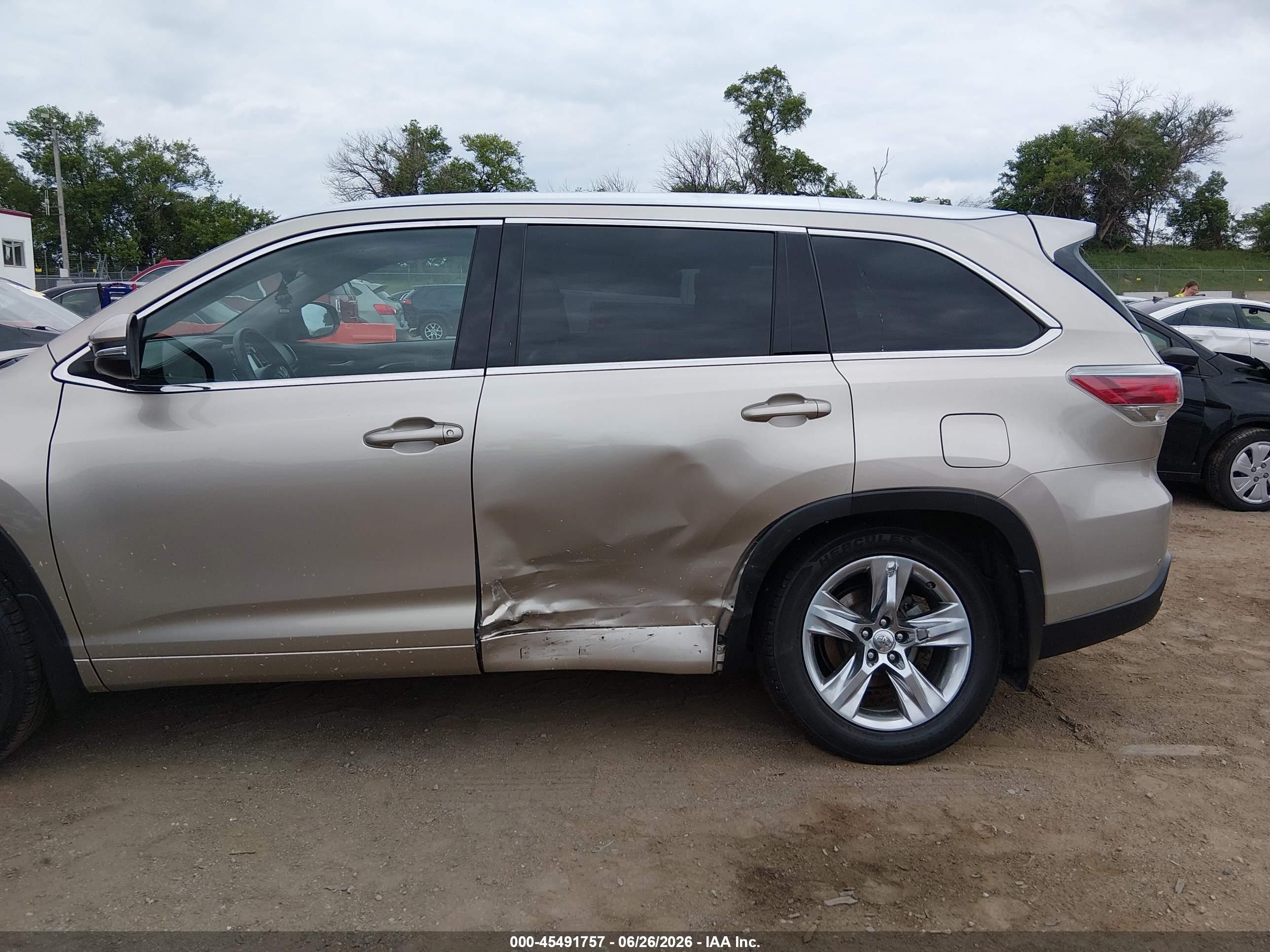 2015 Toyota Highlander Limited Platinum V6 Gold vin: 5TDDKRFH9FS074407