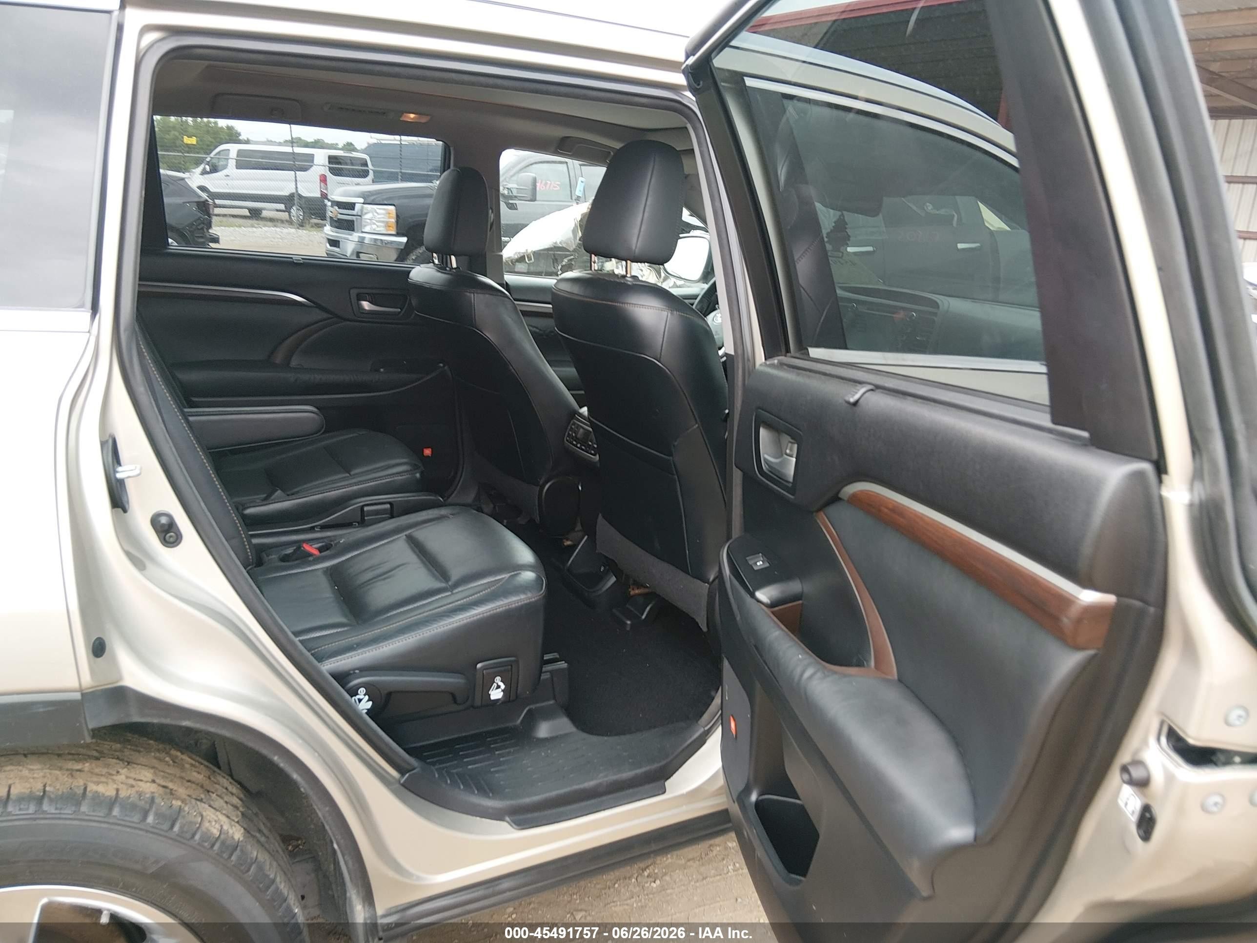 2015 Toyota Highlander Limited Platinum V6 Gold vin: 5TDDKRFH9FS074407
