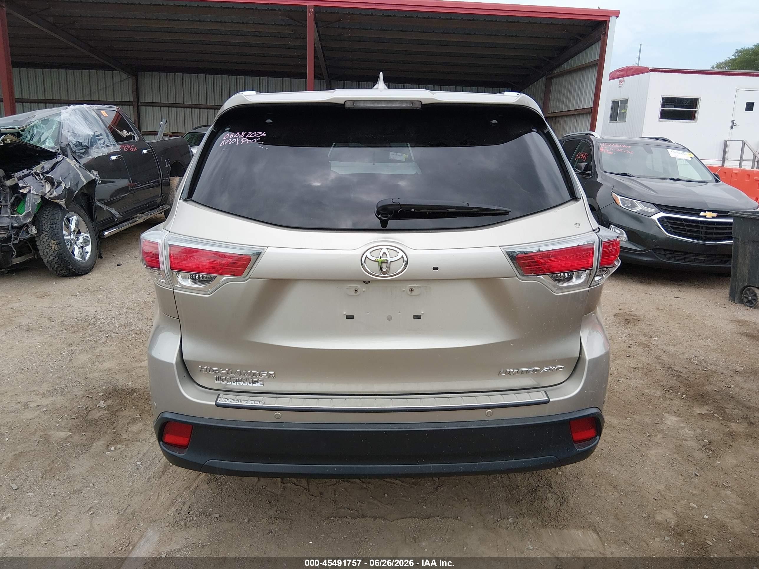 2015 Toyota Highlander Limited Platinum V6 Gold vin: 5TDDKRFH9FS074407