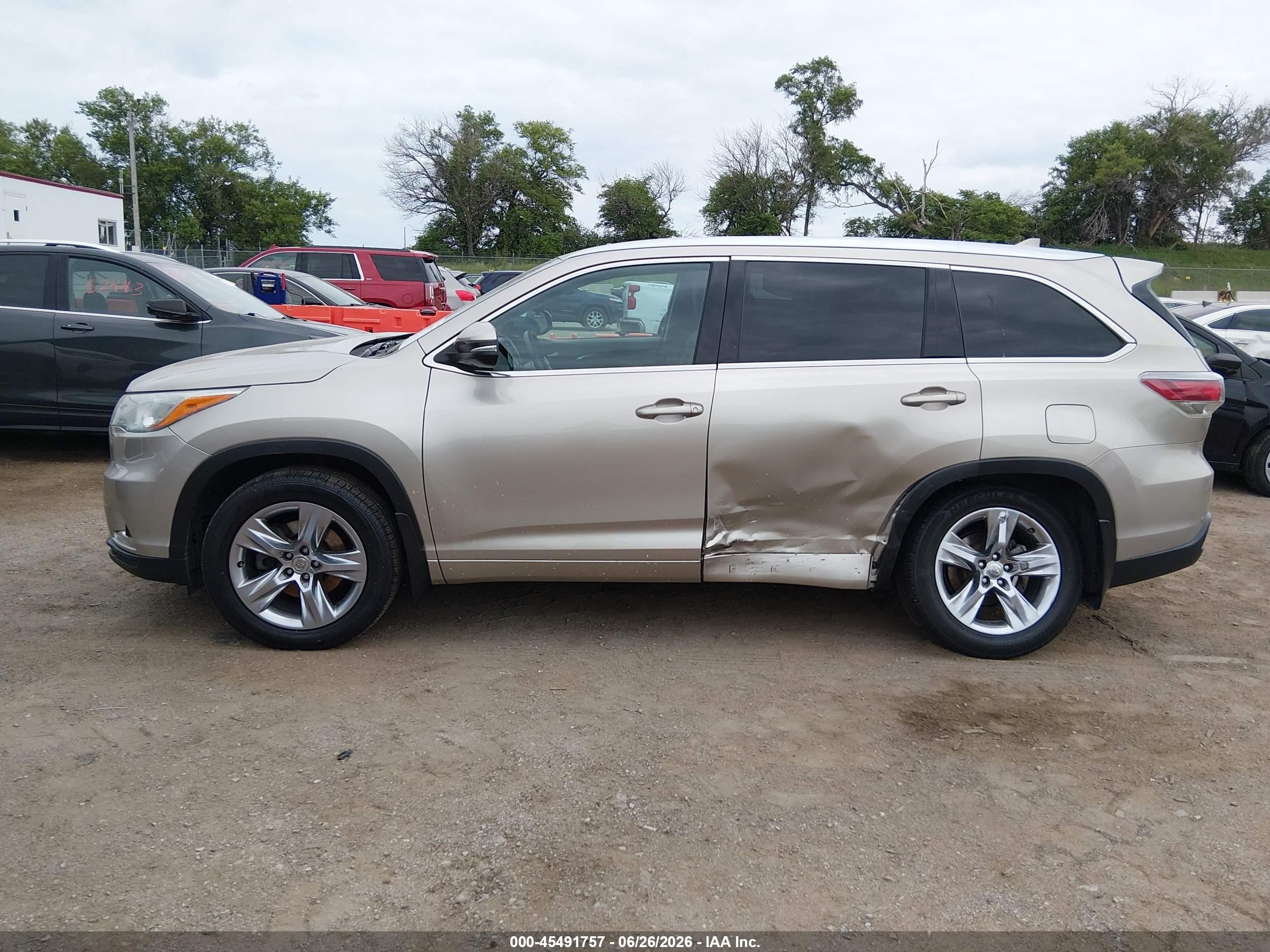 2015 Toyota Highlander Limited Platinum V6 Gold vin: 5TDDKRFH9FS074407