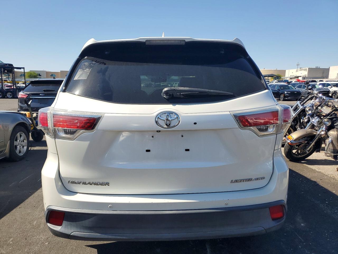 2015 Toyota Highlander Limited Platinum White vin: 5TDDKRFH9FS078599