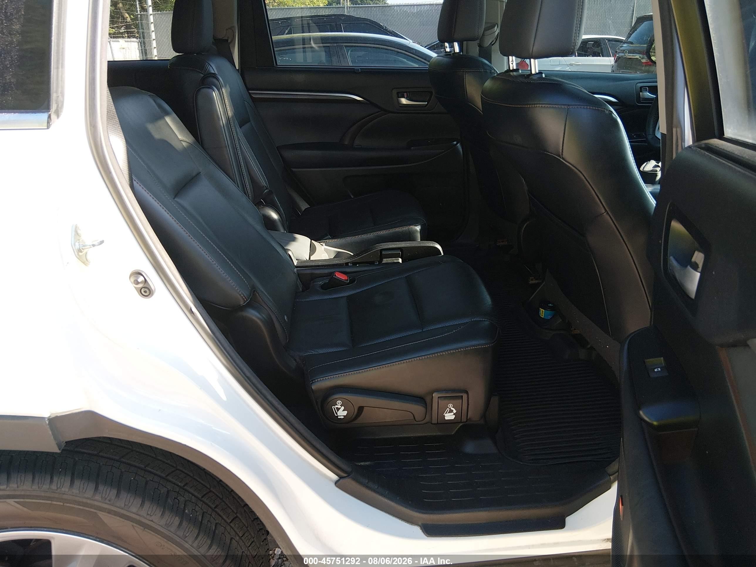 2015 Toyota Highlander Limited V6 White vin: 5TDDKRFH9FS084967