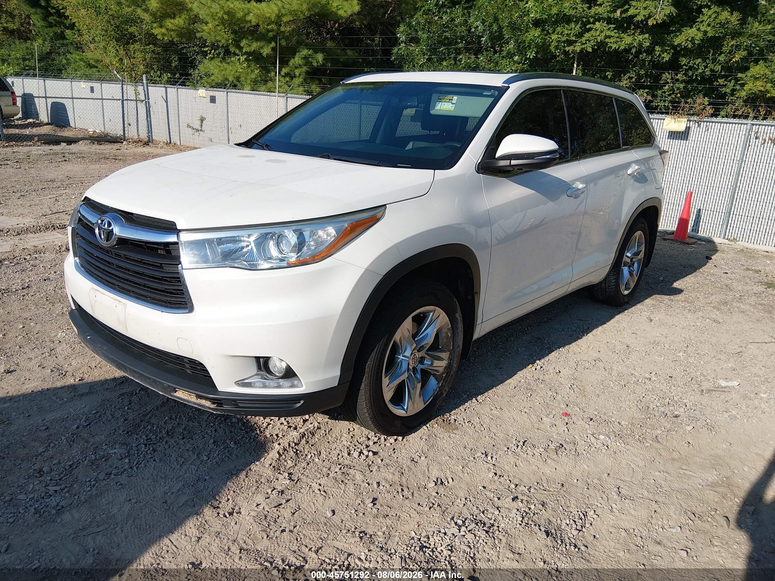 2015 Toyota Highlander Limited V6 White vin: 5TDDKRFH9FS084967