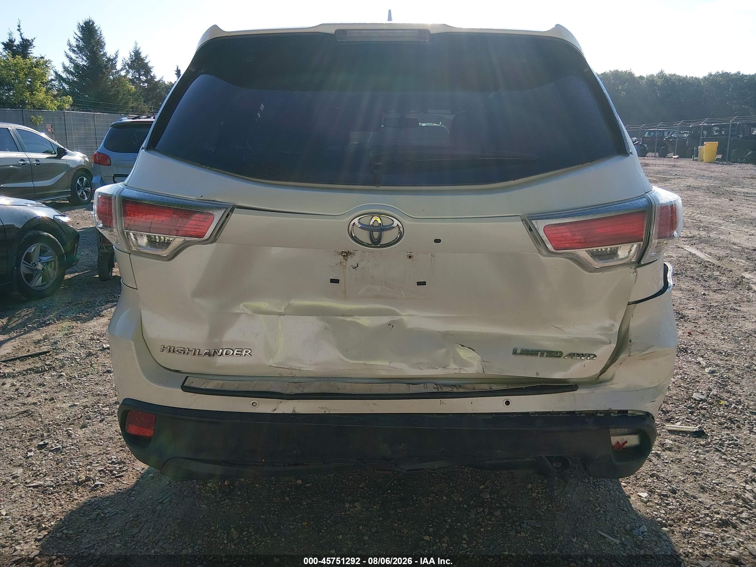 2015 Toyota Highlander Limited V6 White vin: 5TDDKRFH9FS084967