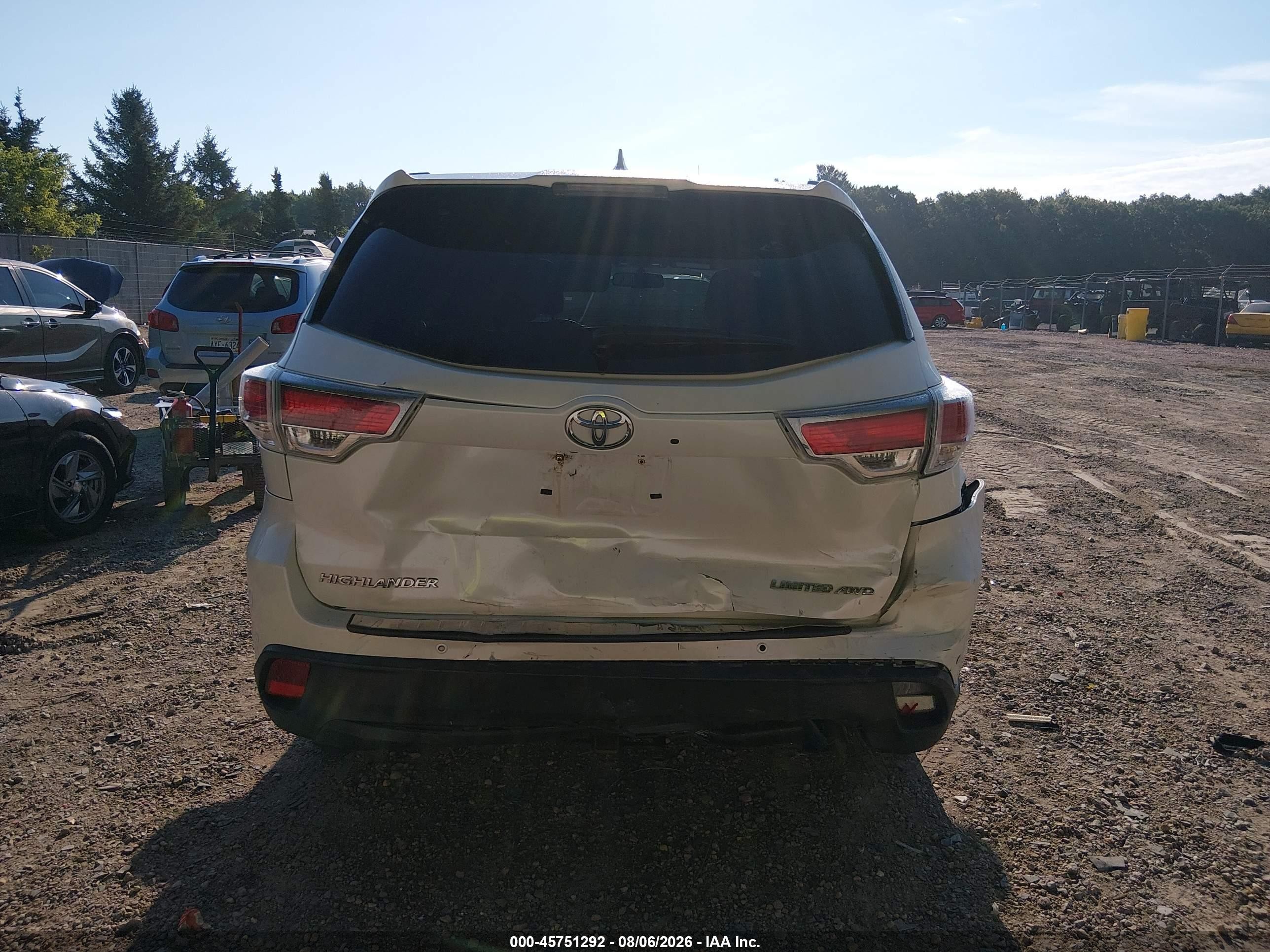 2015 Toyota Highlander Limited V6 White vin: 5TDDKRFH9FS084967