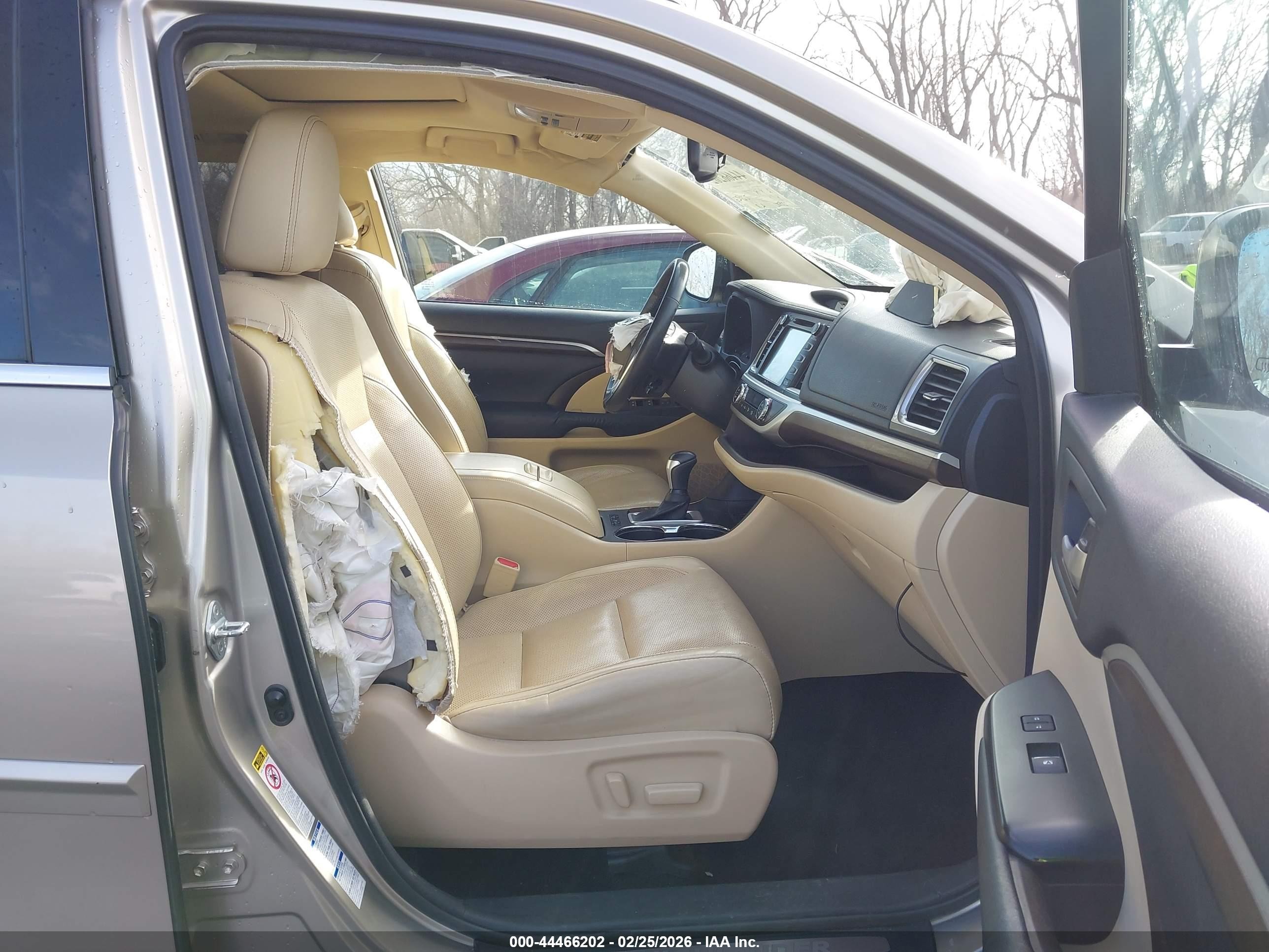 2015 Toyota Highlander Limited V6 Silver vin: 5TDDKRFH9FS095869