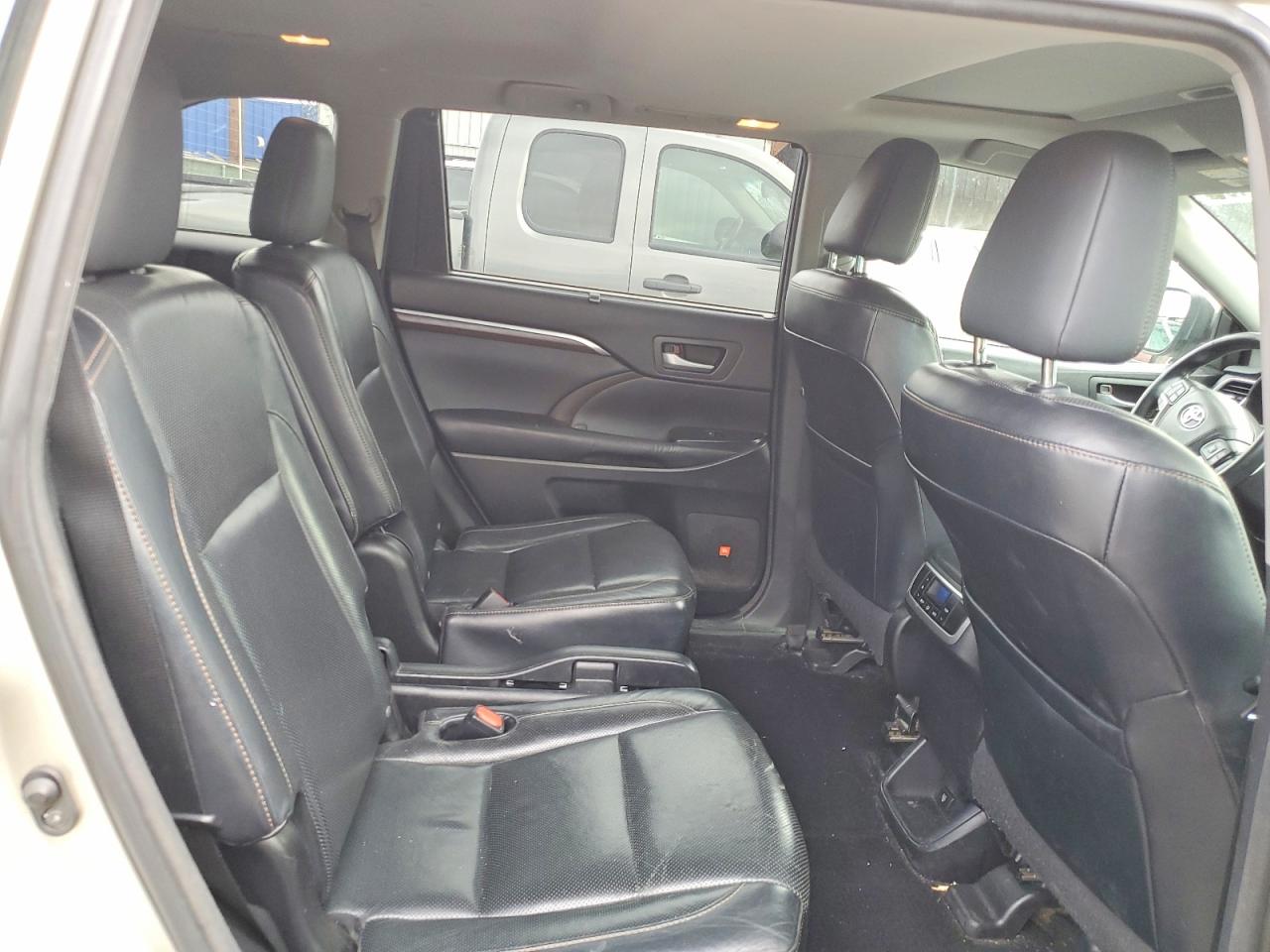 2015 Toyota Highlander Limited Silver vin: 5TDDKRFH9FS208137