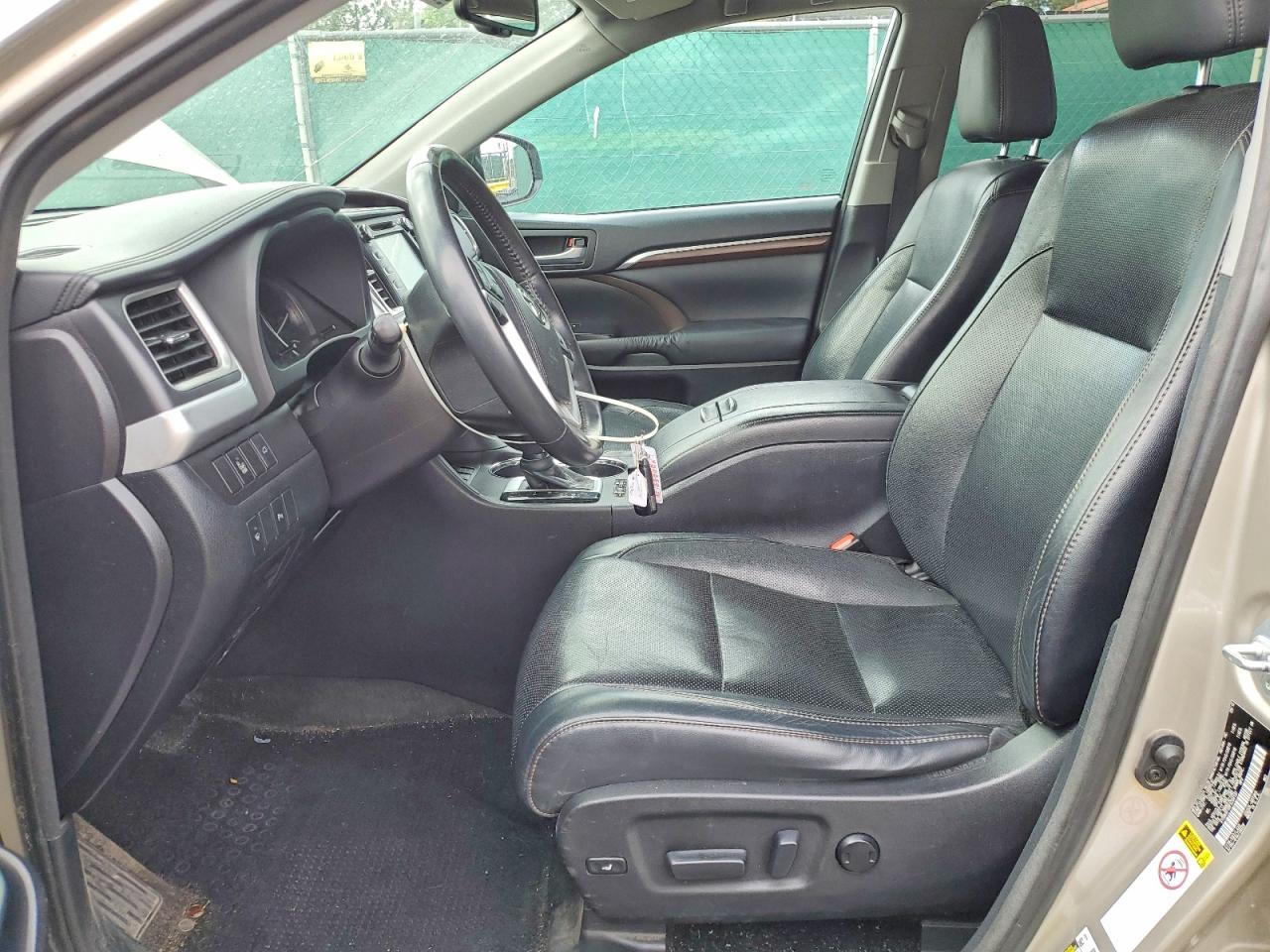 2015 Toyota Highlander Limited Silver vin: 5TDDKRFH9FS208137