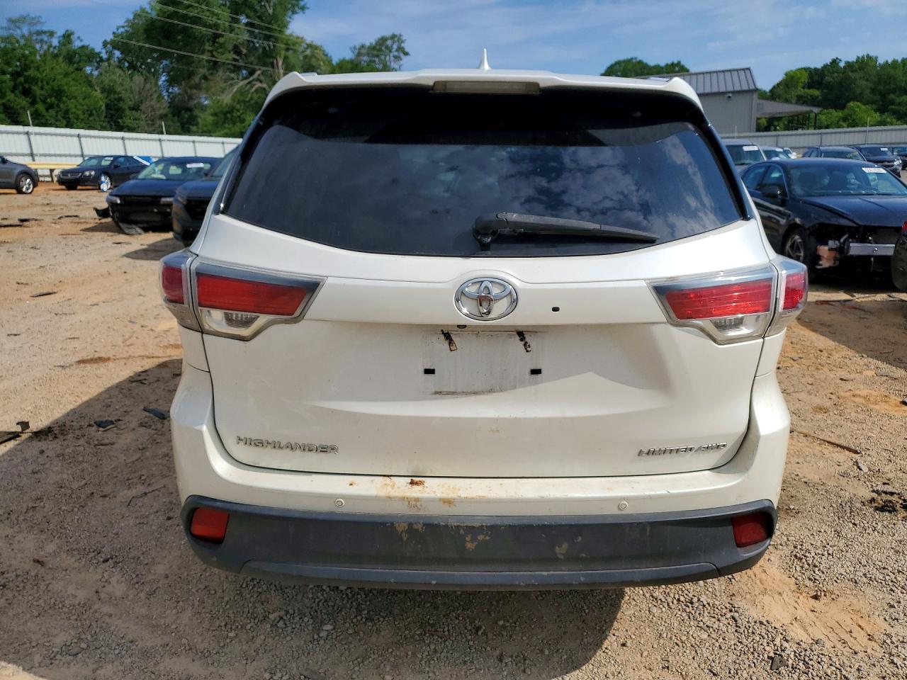 2015 Toyota Highlander Limited Platinum White vin: 5TDDKRFHXFS212522