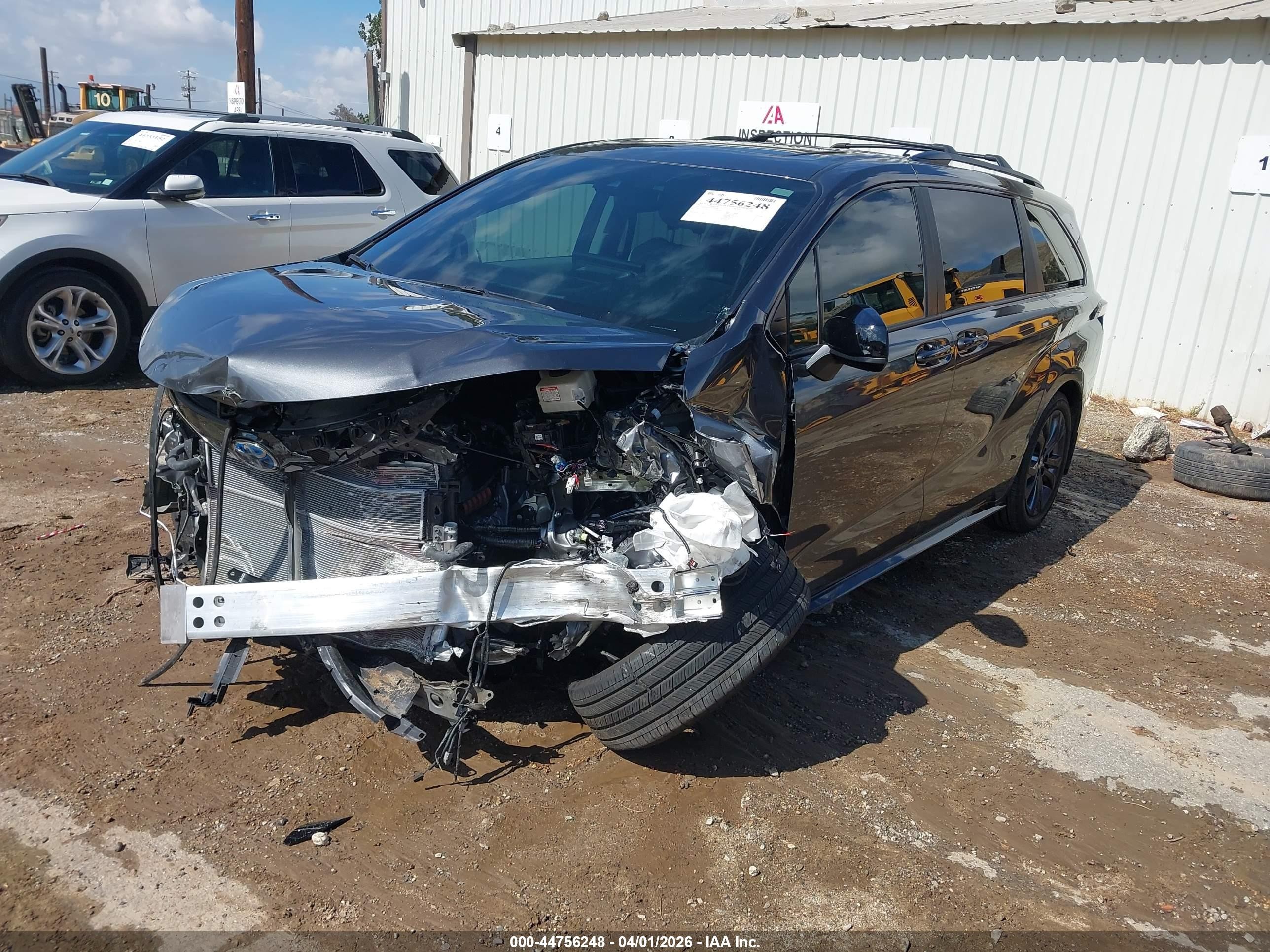 2025 Toyota Sienna Xse Gray vin: 5TDDRKEC6SS280044