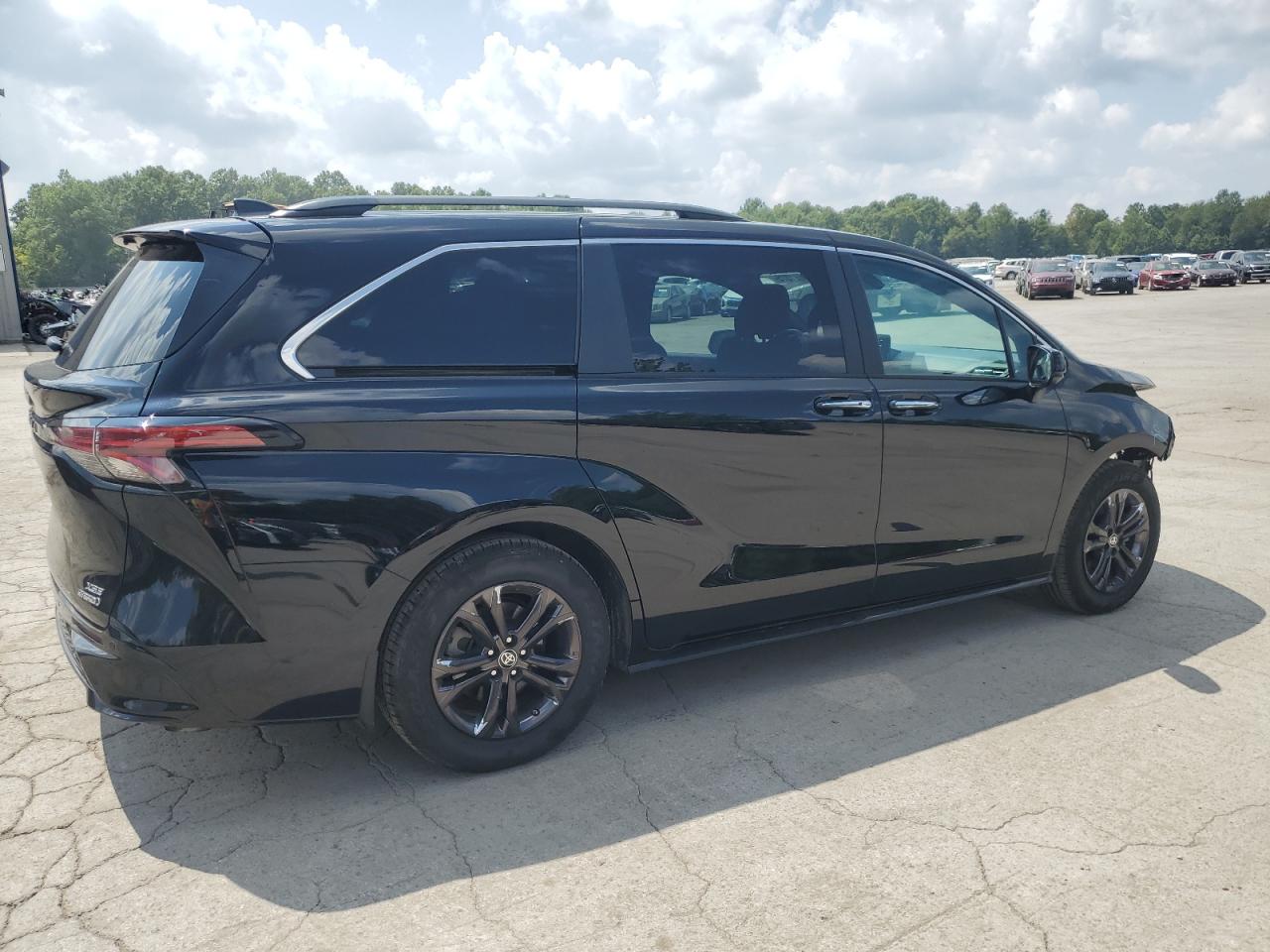 2024 Toyota Sienna Xse Black vin: 5TDDSKFC8RS108434