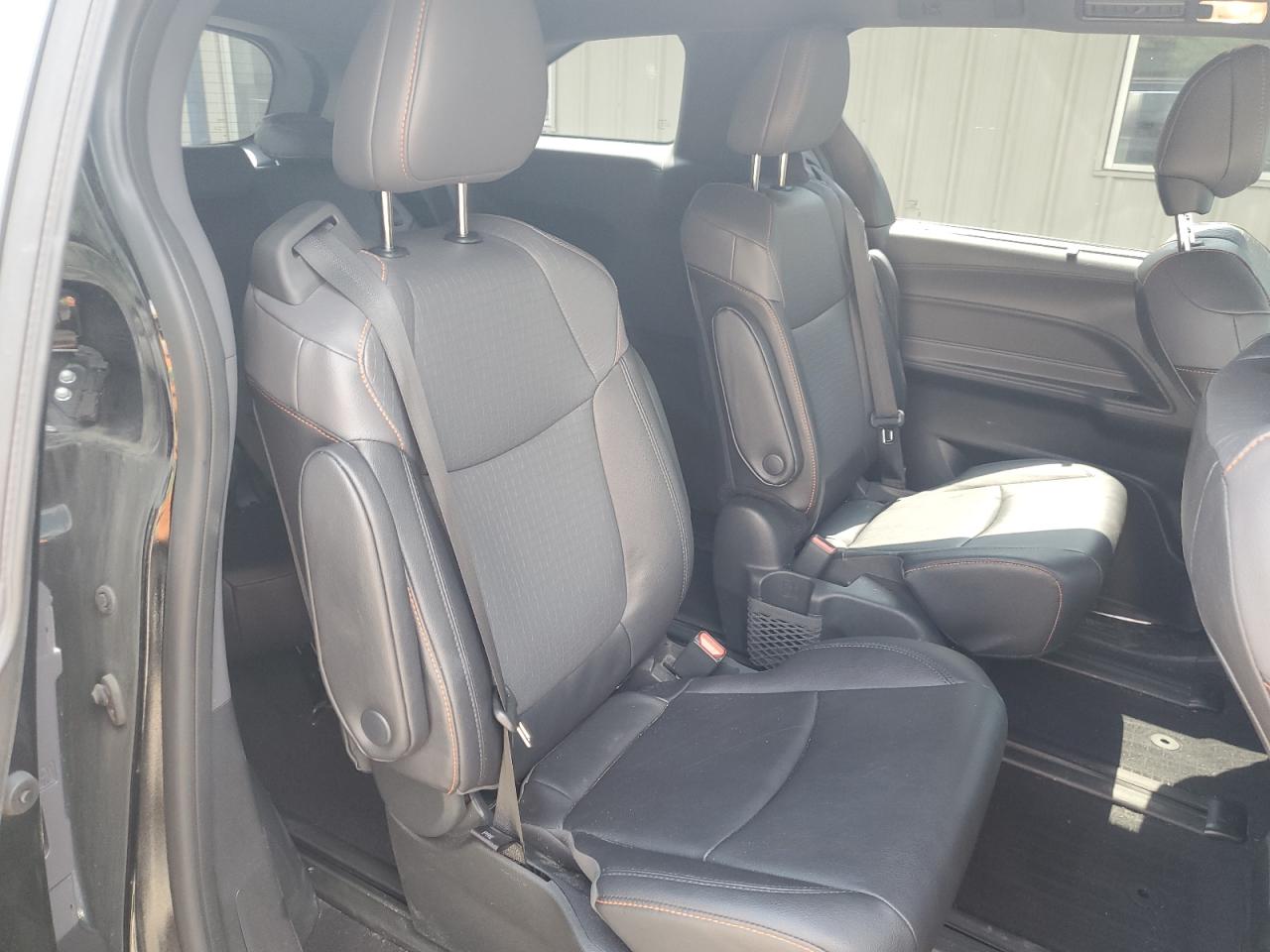 2024 Toyota Sienna Xse Black vin: 5TDDSKFC8RS108434