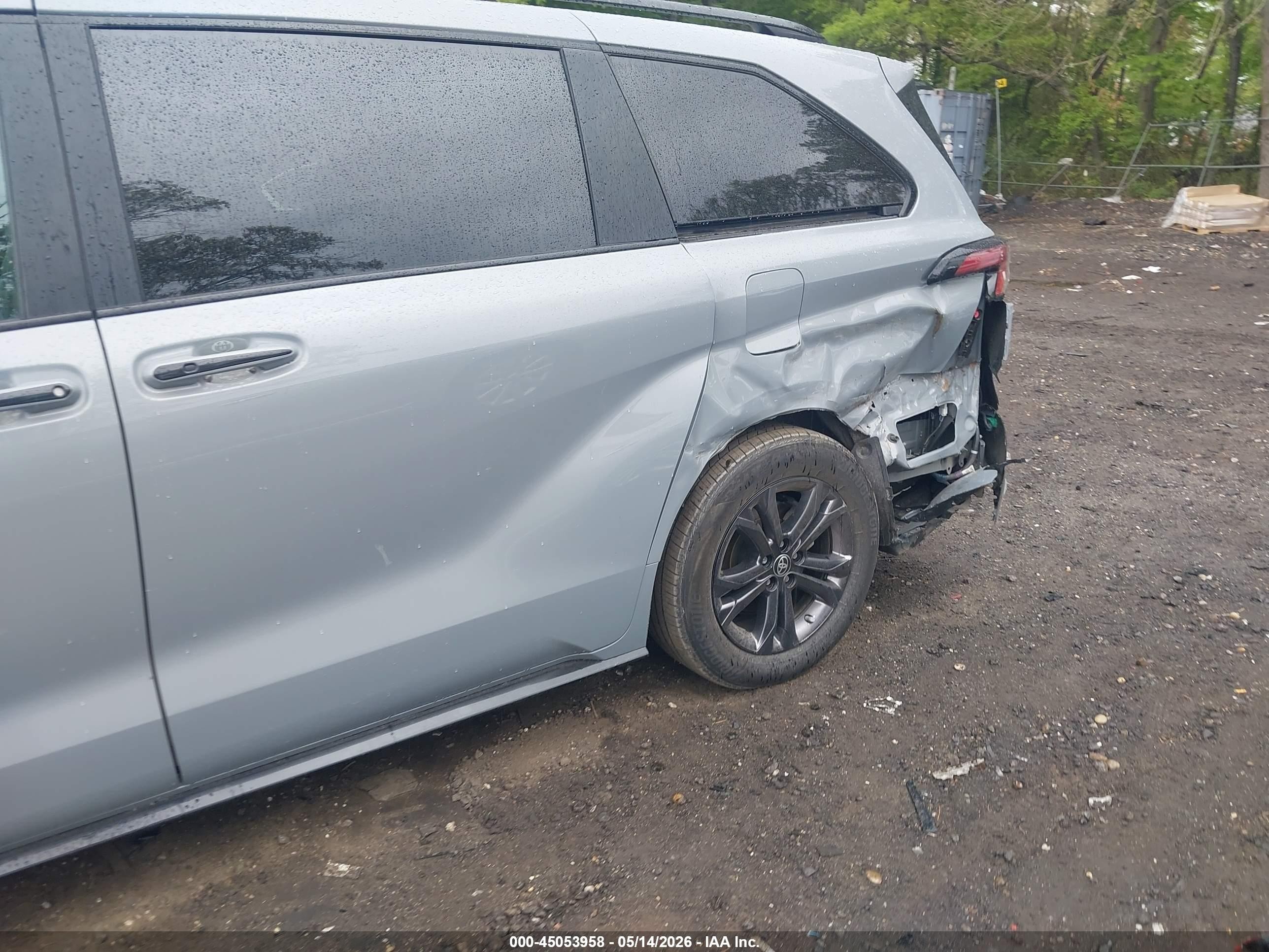 2025 Toyota Sienna Xse Gray vin: 5TDDSKFC9SS173878