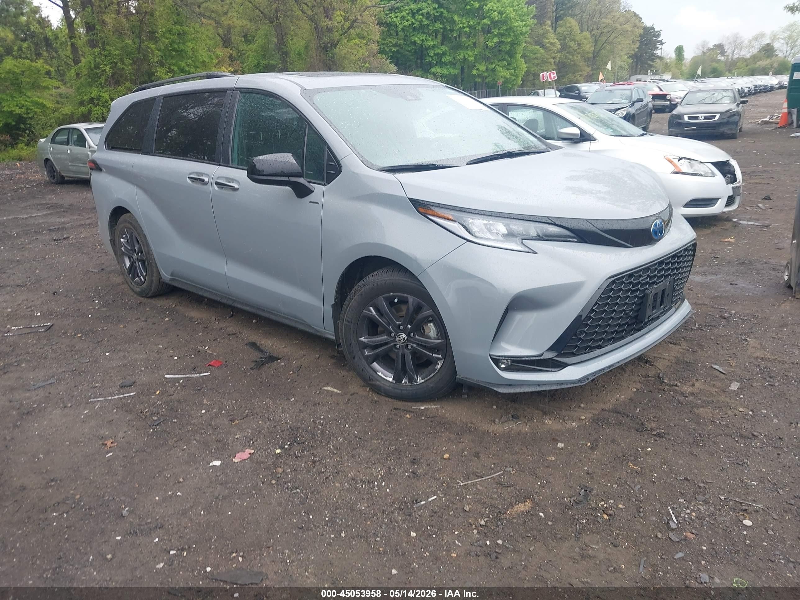 2025 Toyota Sienna Xse Gray vin: 5TDDSKFC9SS173878