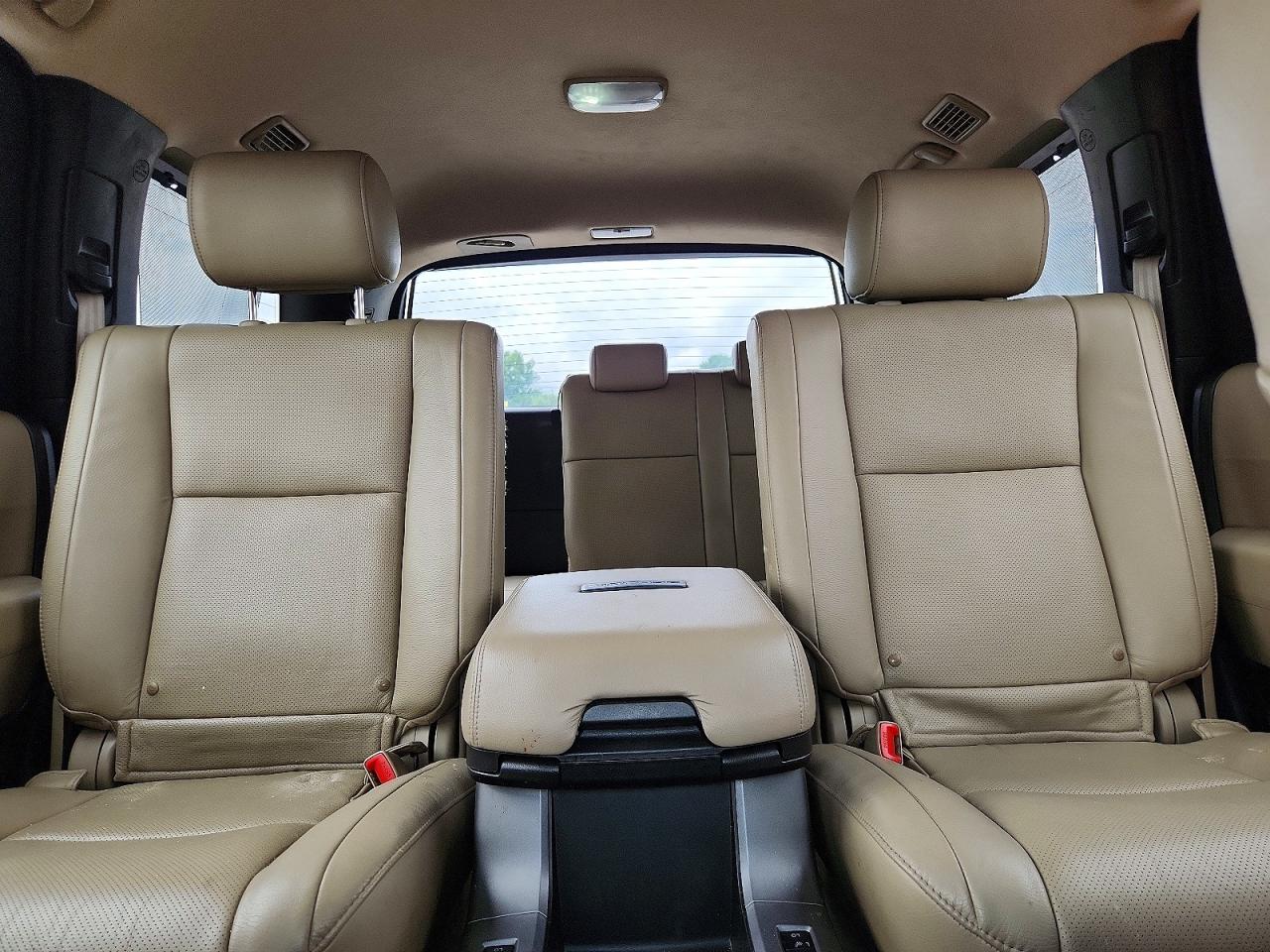 2010 Toyota Sequoia Platinum Burgundy vin: 5TDDW5G10AS029864