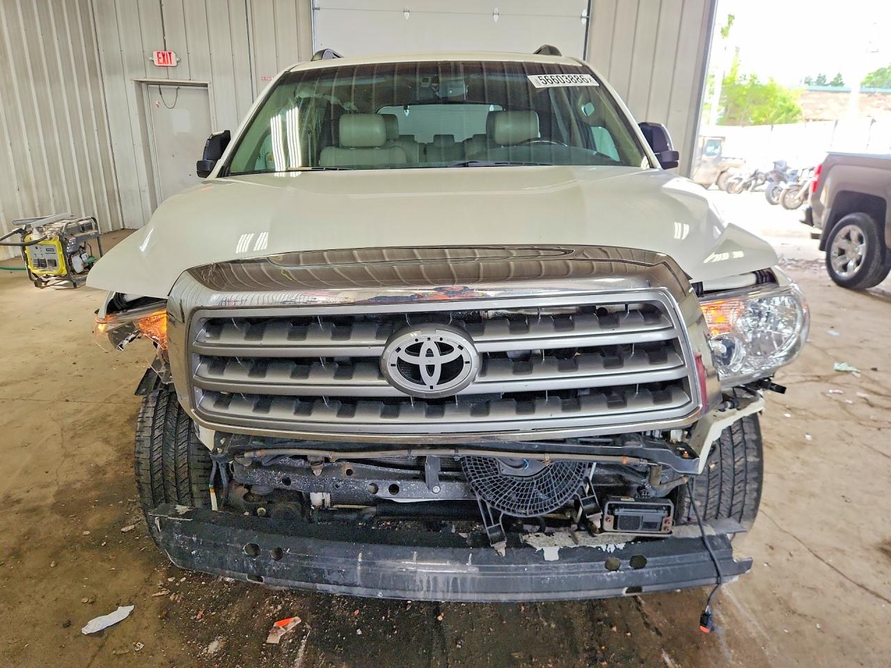 2010 Toyota Sequoia Platinum White vin: 5TDDW5G10AS038404