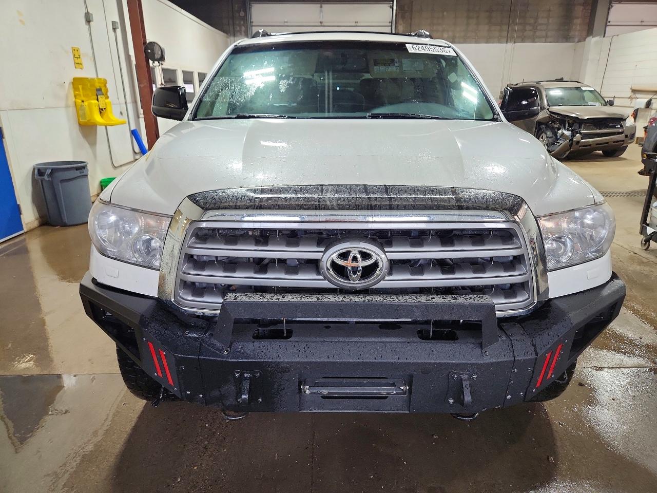 2013 Toyota Sequoia Platinum White vin: 5TDDW5G10DS084576
