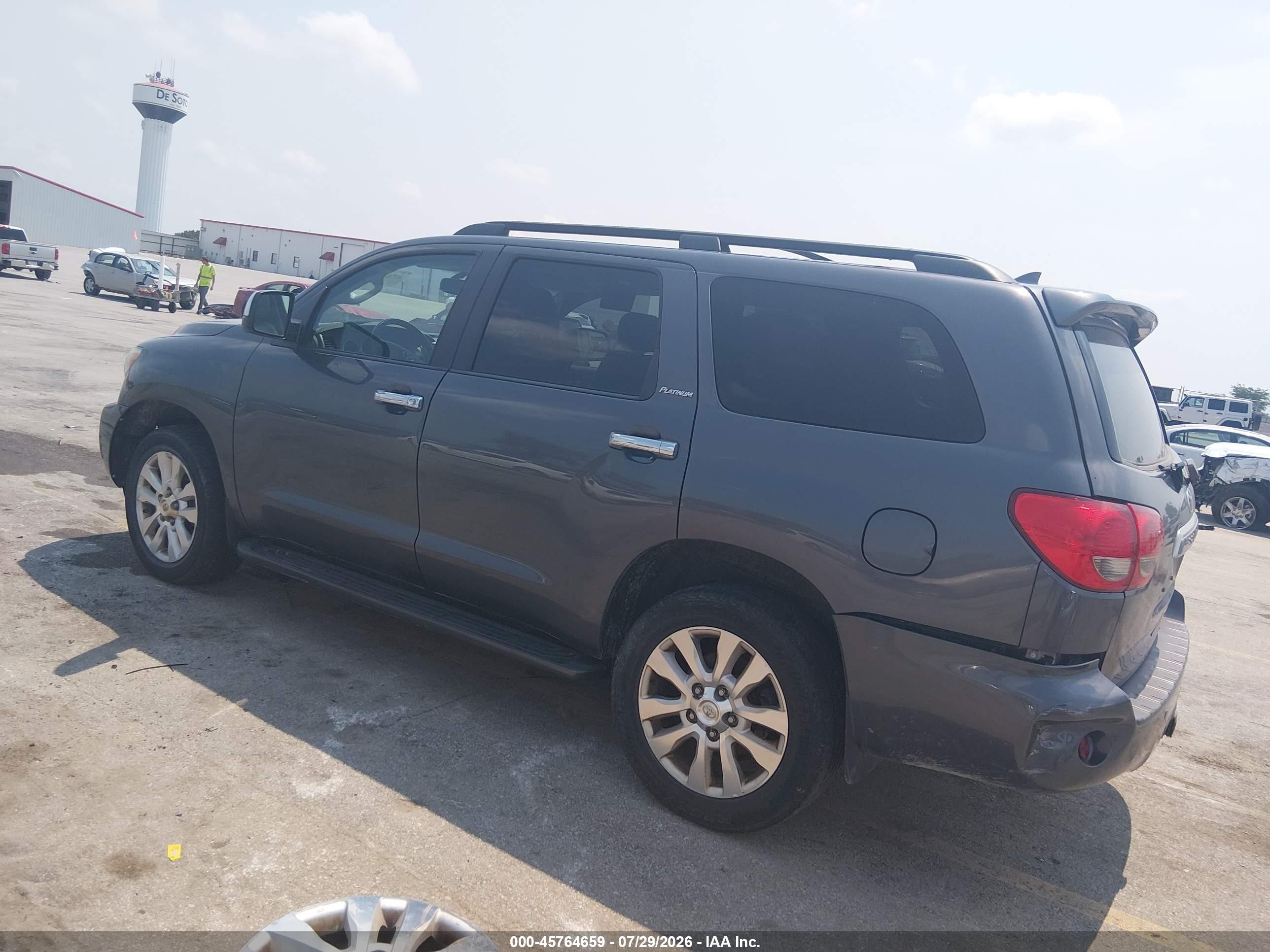 2012 Toyota Sequoia Platinum 5.7l V8 Серый vin: 5TDDW5G11CS072287