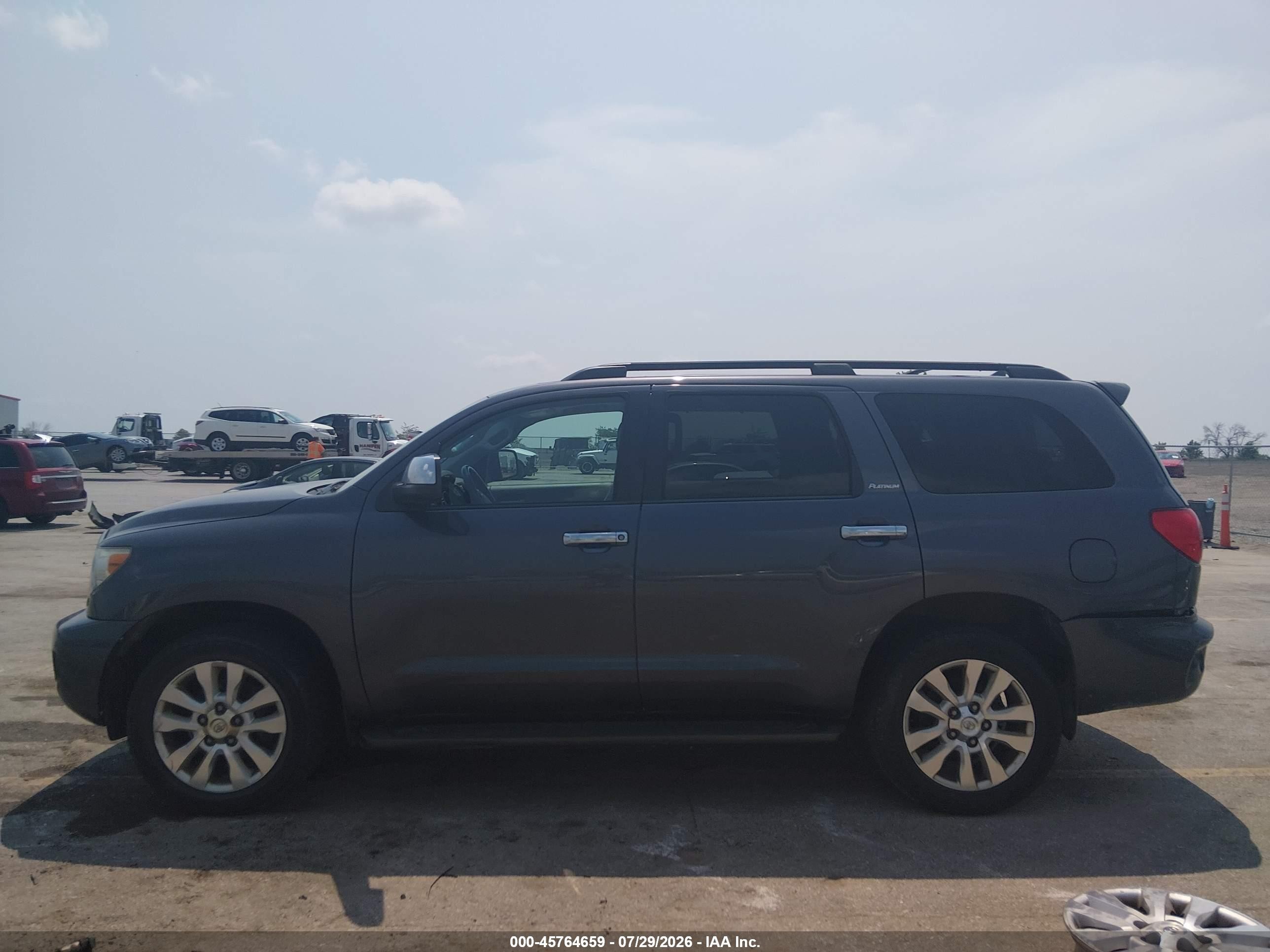 2012 Toyota Sequoia Platinum 5.7l V8 Серый vin: 5TDDW5G11CS072287